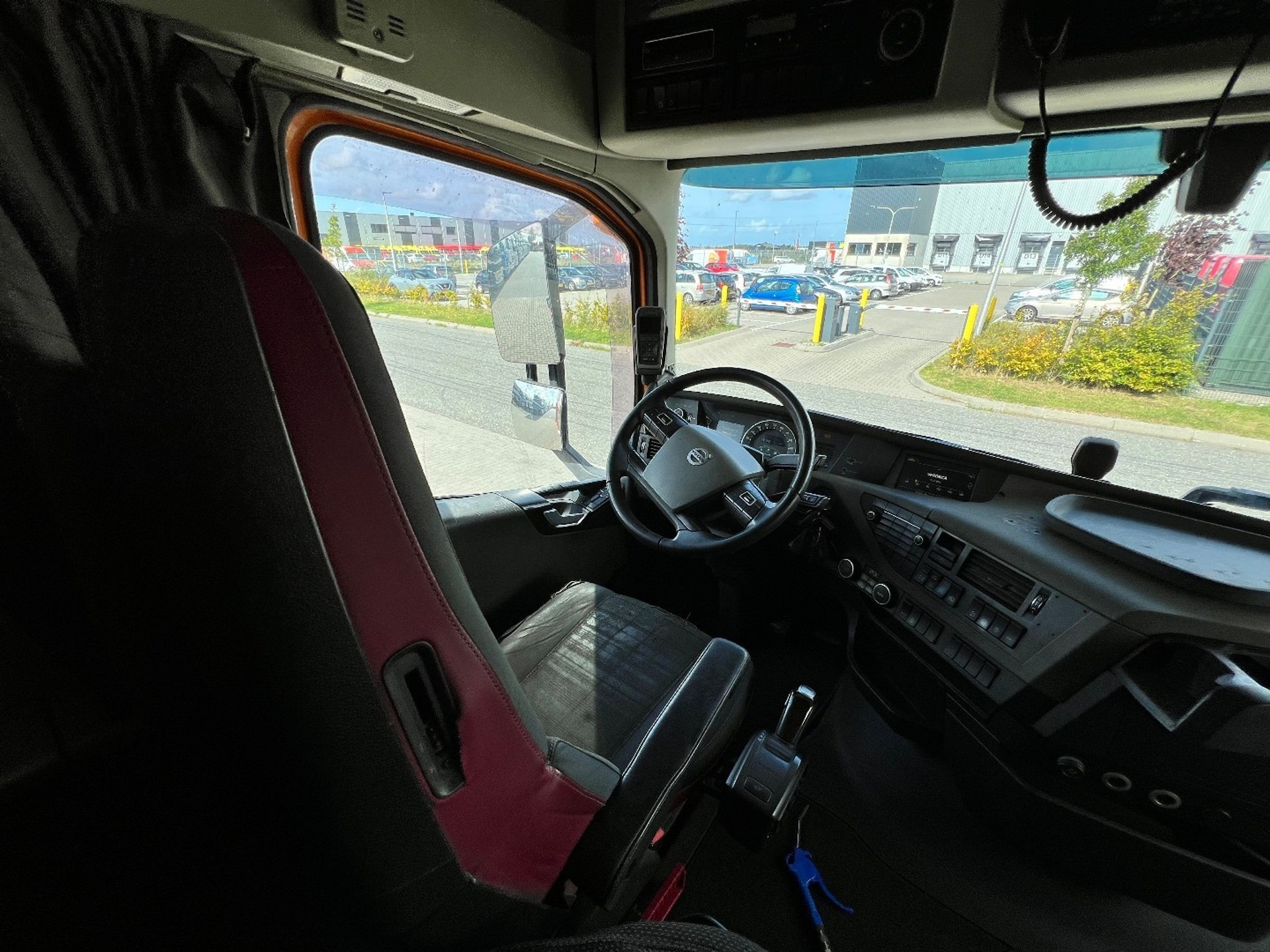 47536311-23.jpg