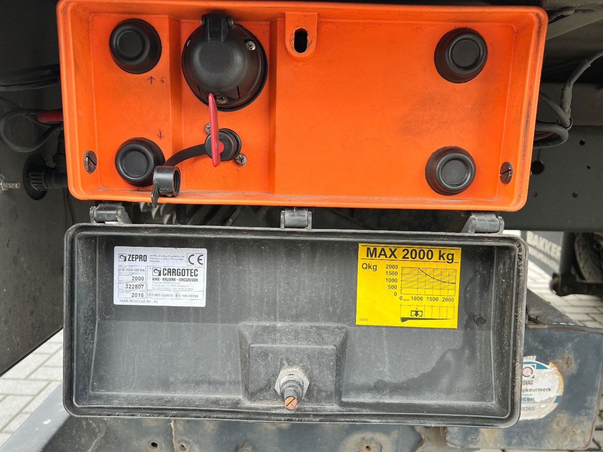 46424150-15.jpg