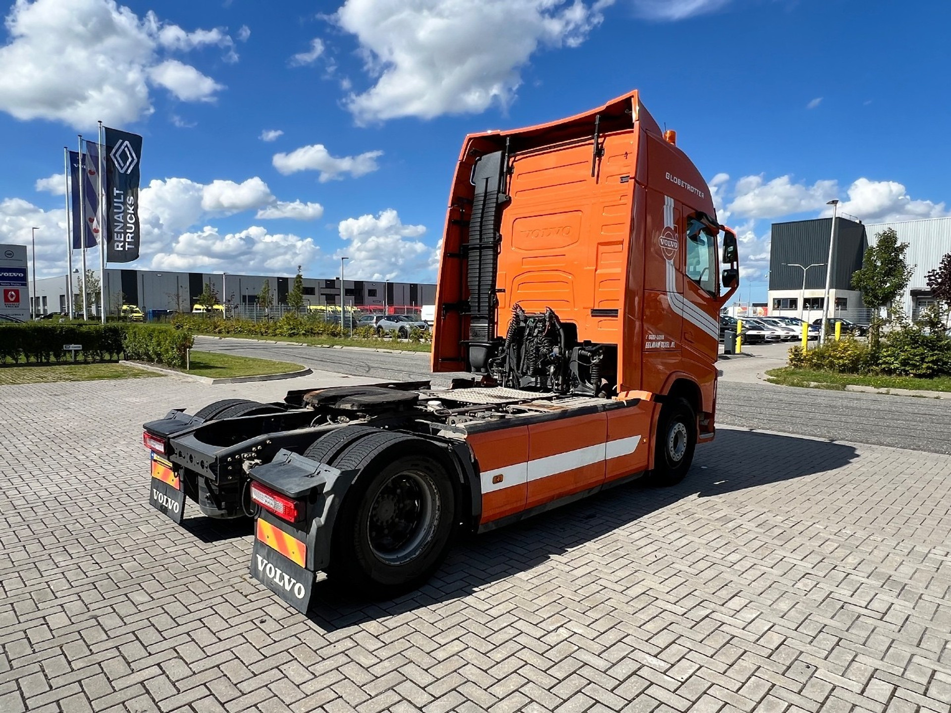47283387-5.jpg