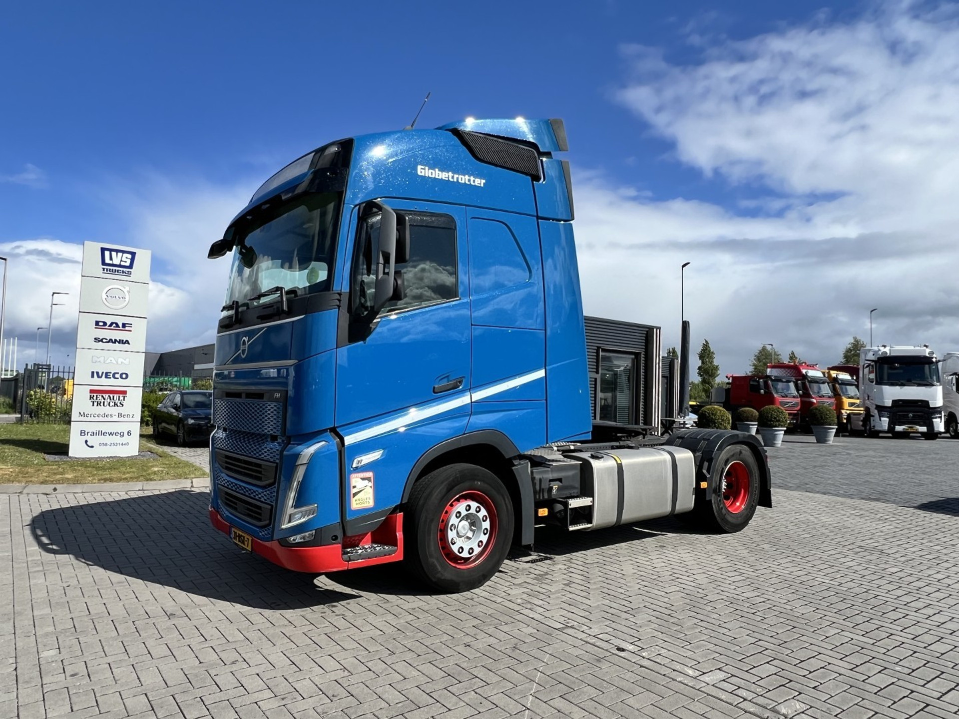 45205015-1.jpg
