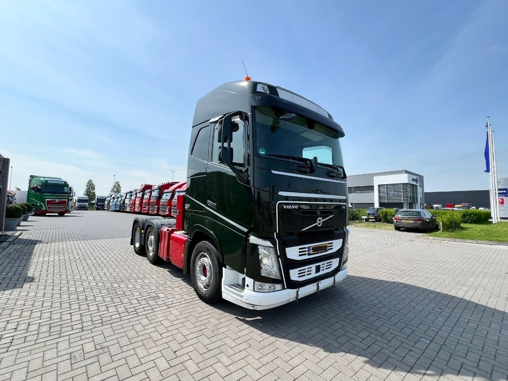 Volvo-FH-500-6x2-vla-trekker-3.jpg