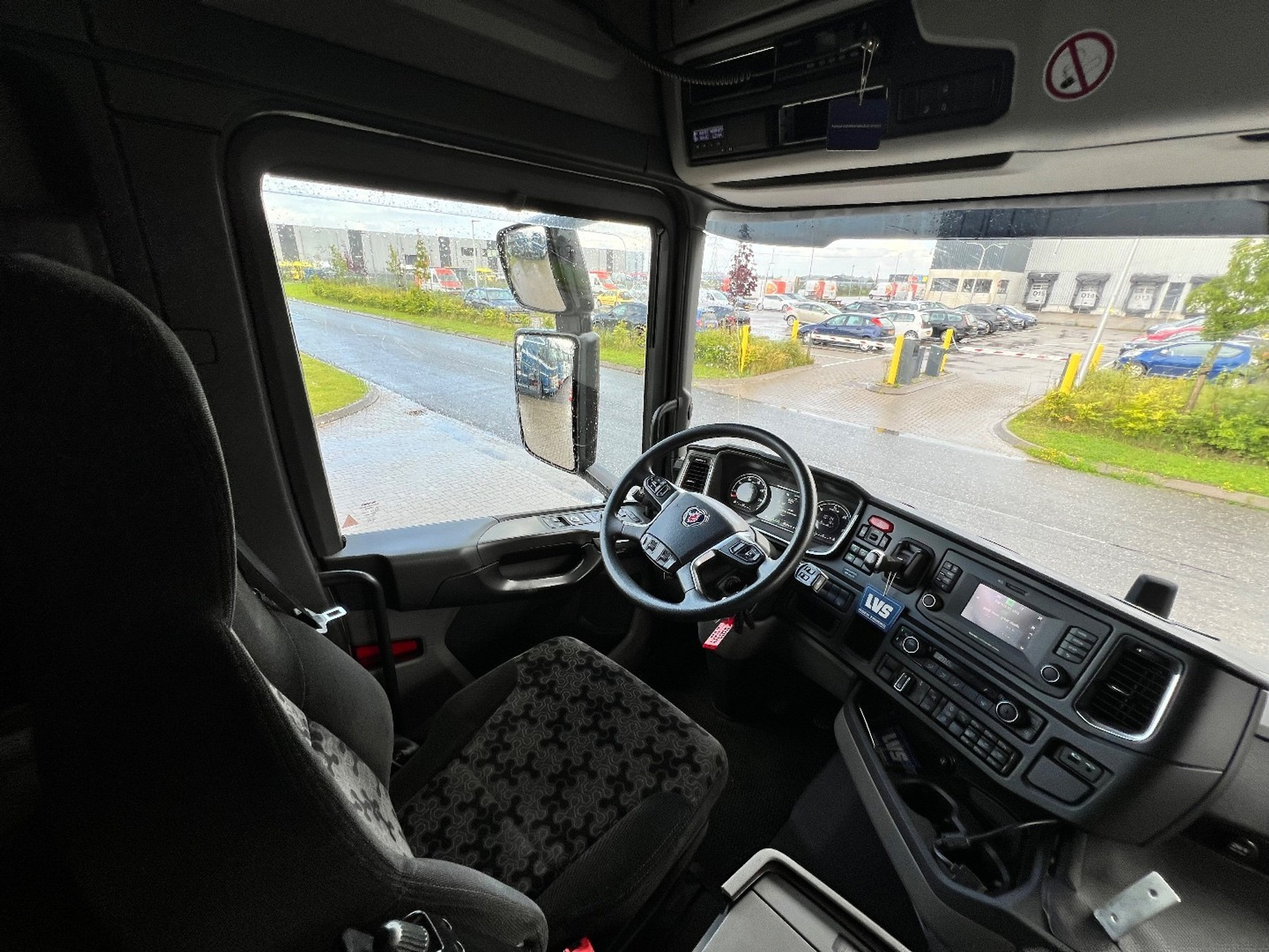 46763171-24.jpg