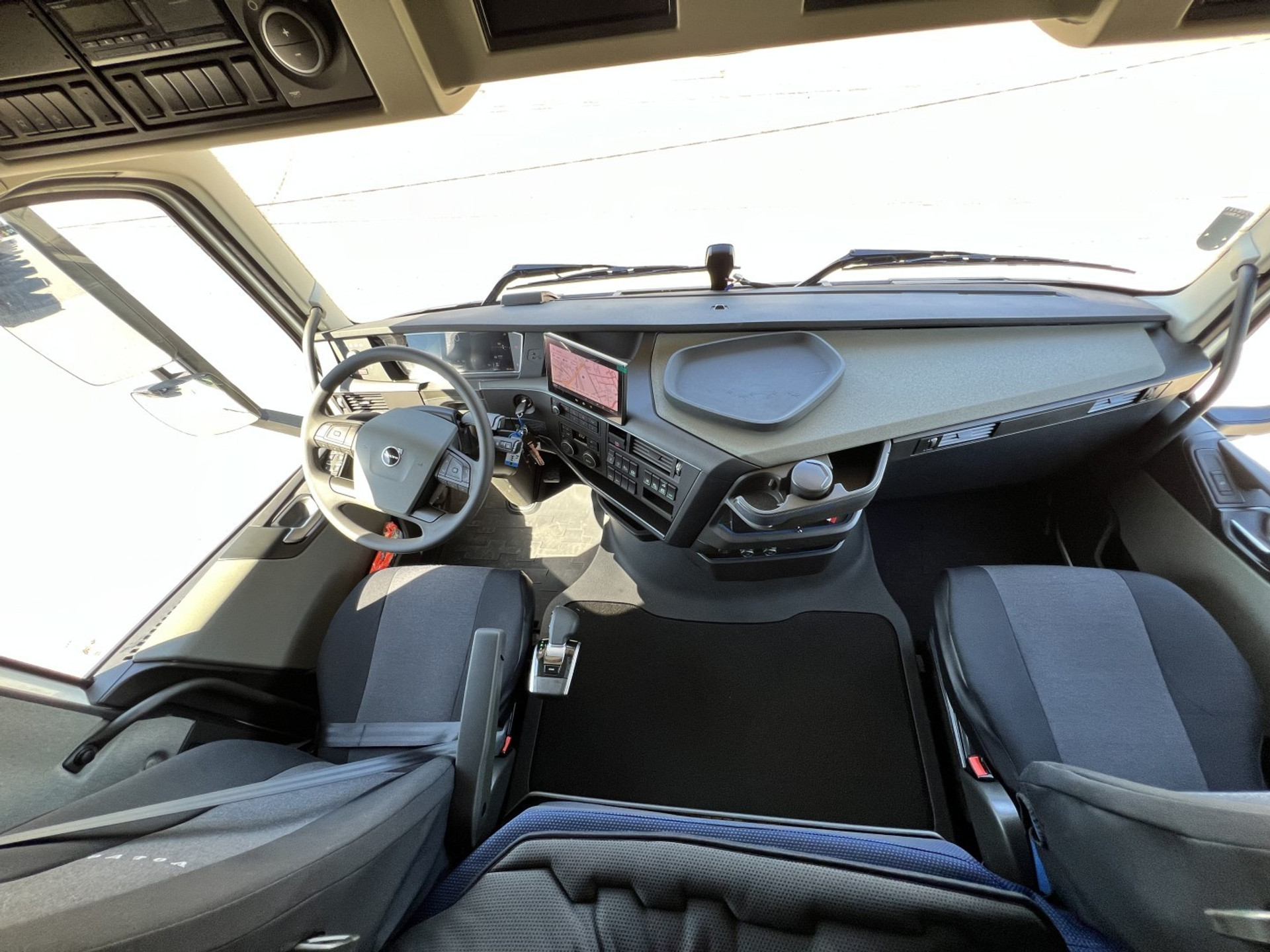 44913396-14.jpg