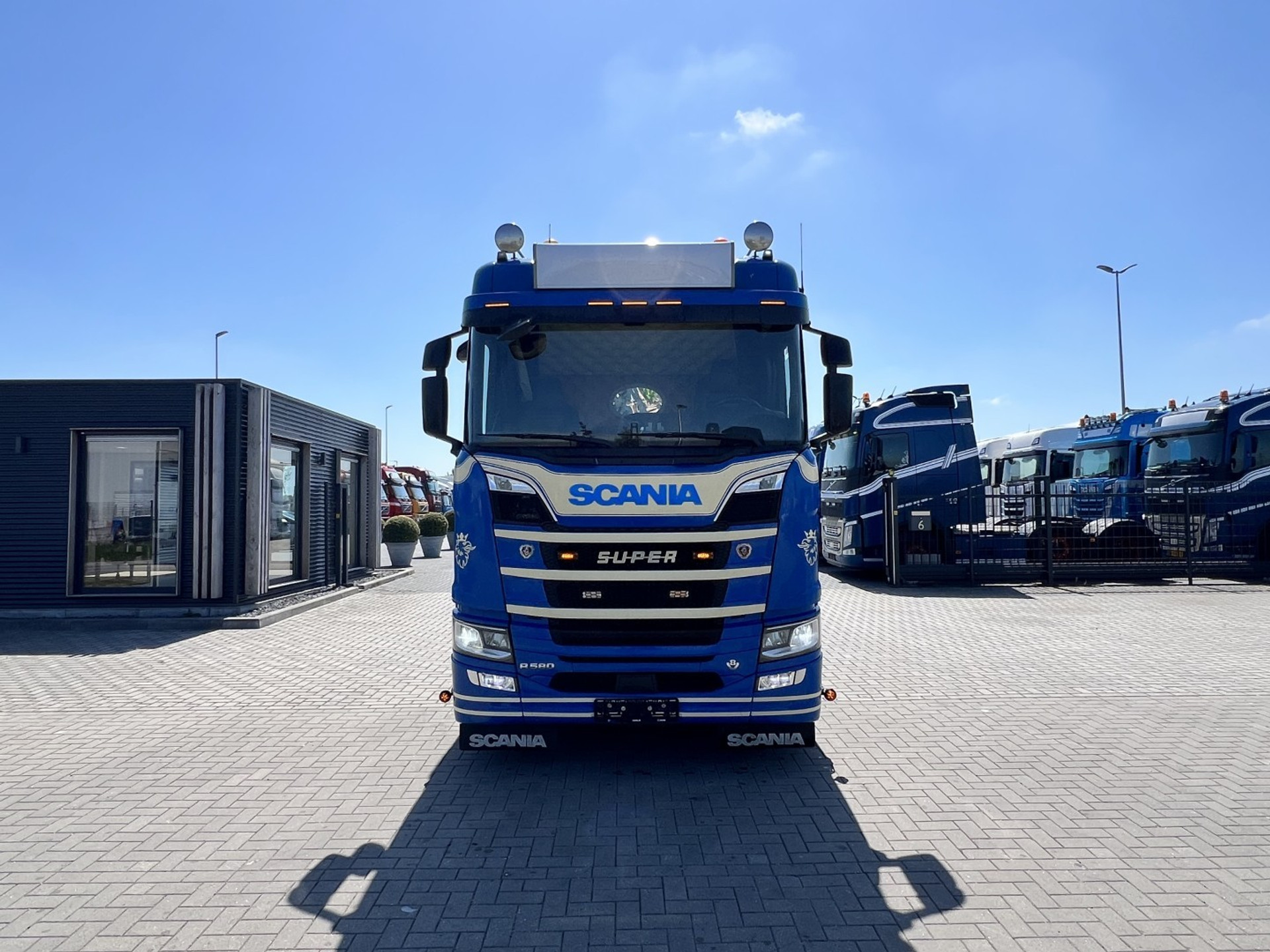 45060403-2.jpg