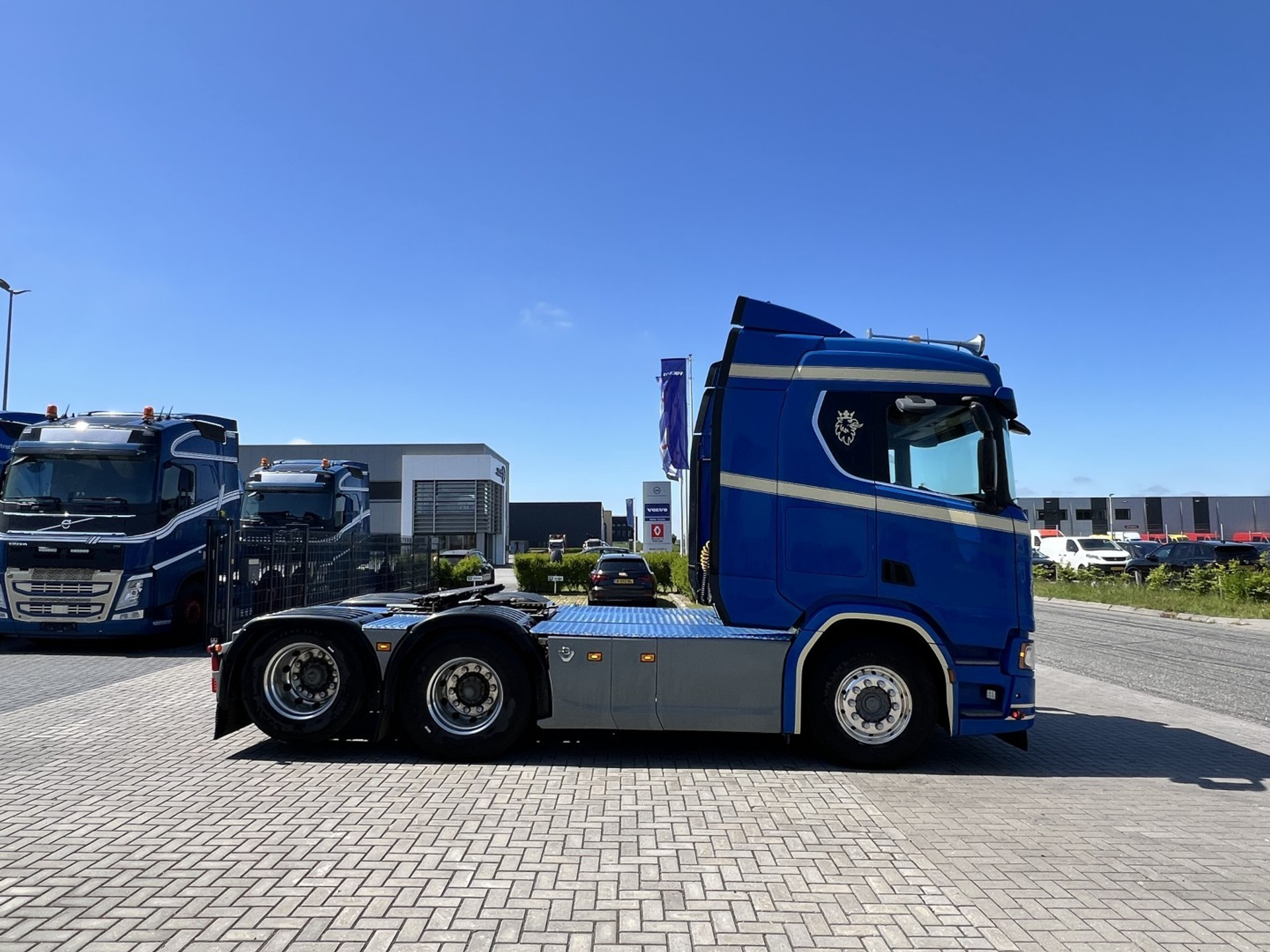45060403-4.jpg