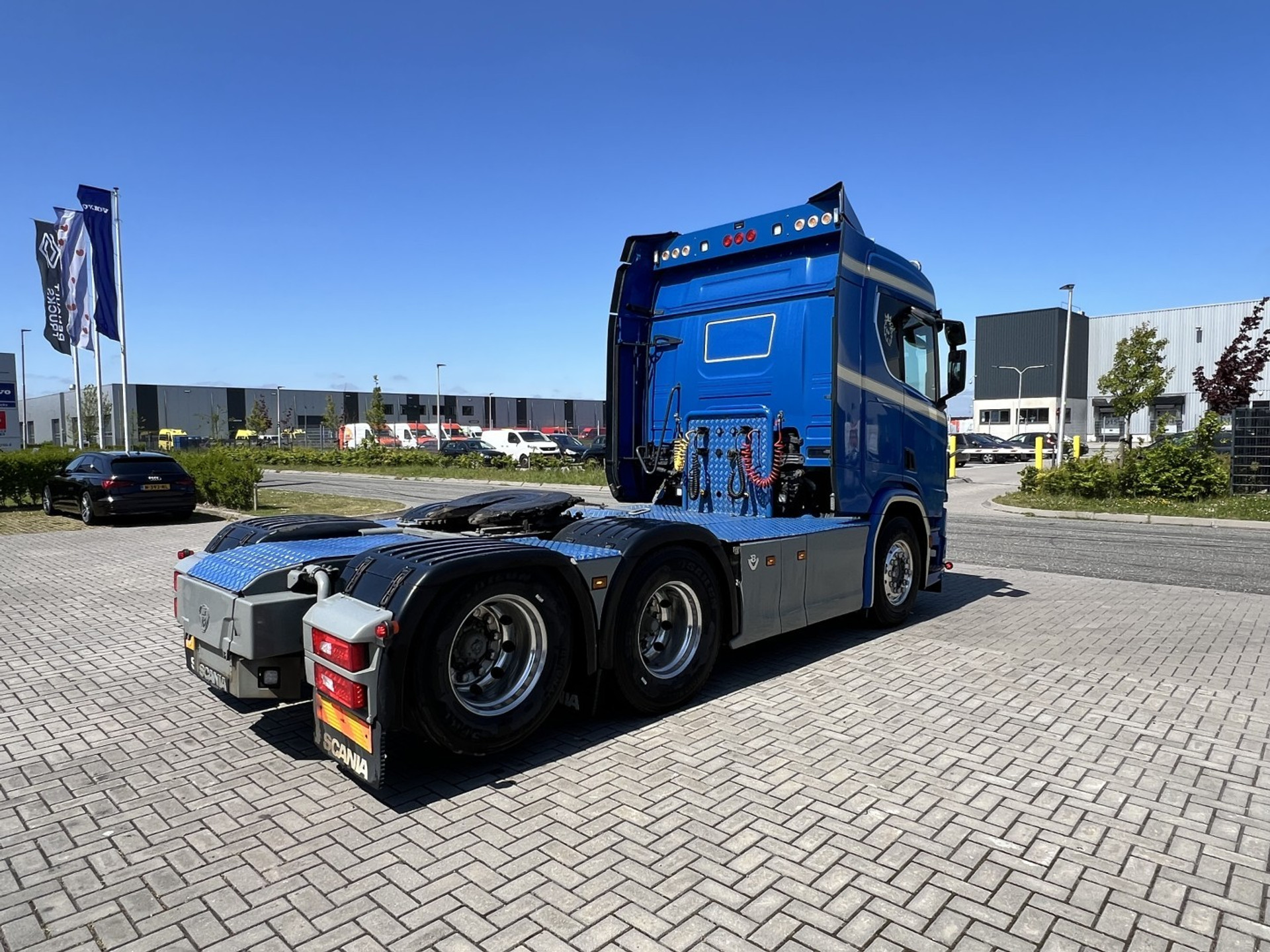 45060403-5.jpg