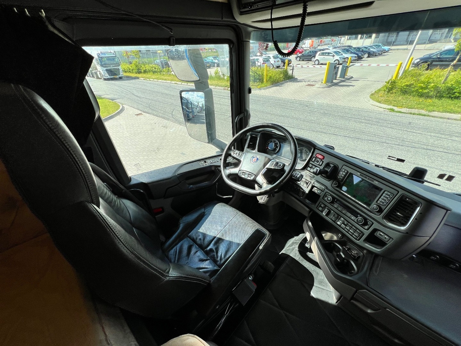 45305787-16.jpg
