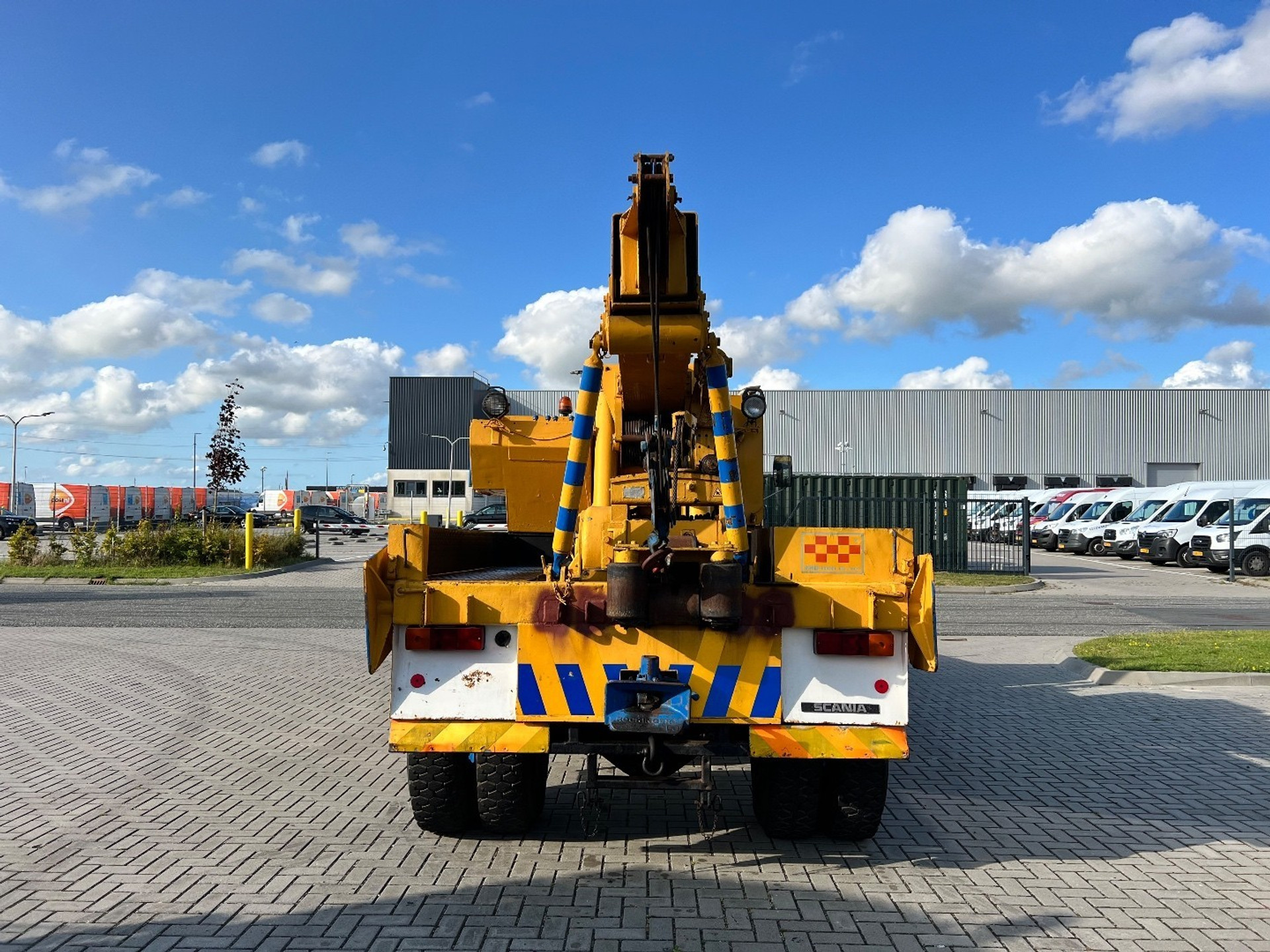 47478891-6.jpg