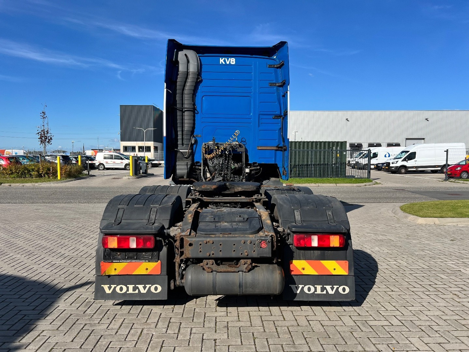 47966553-6.jpg
