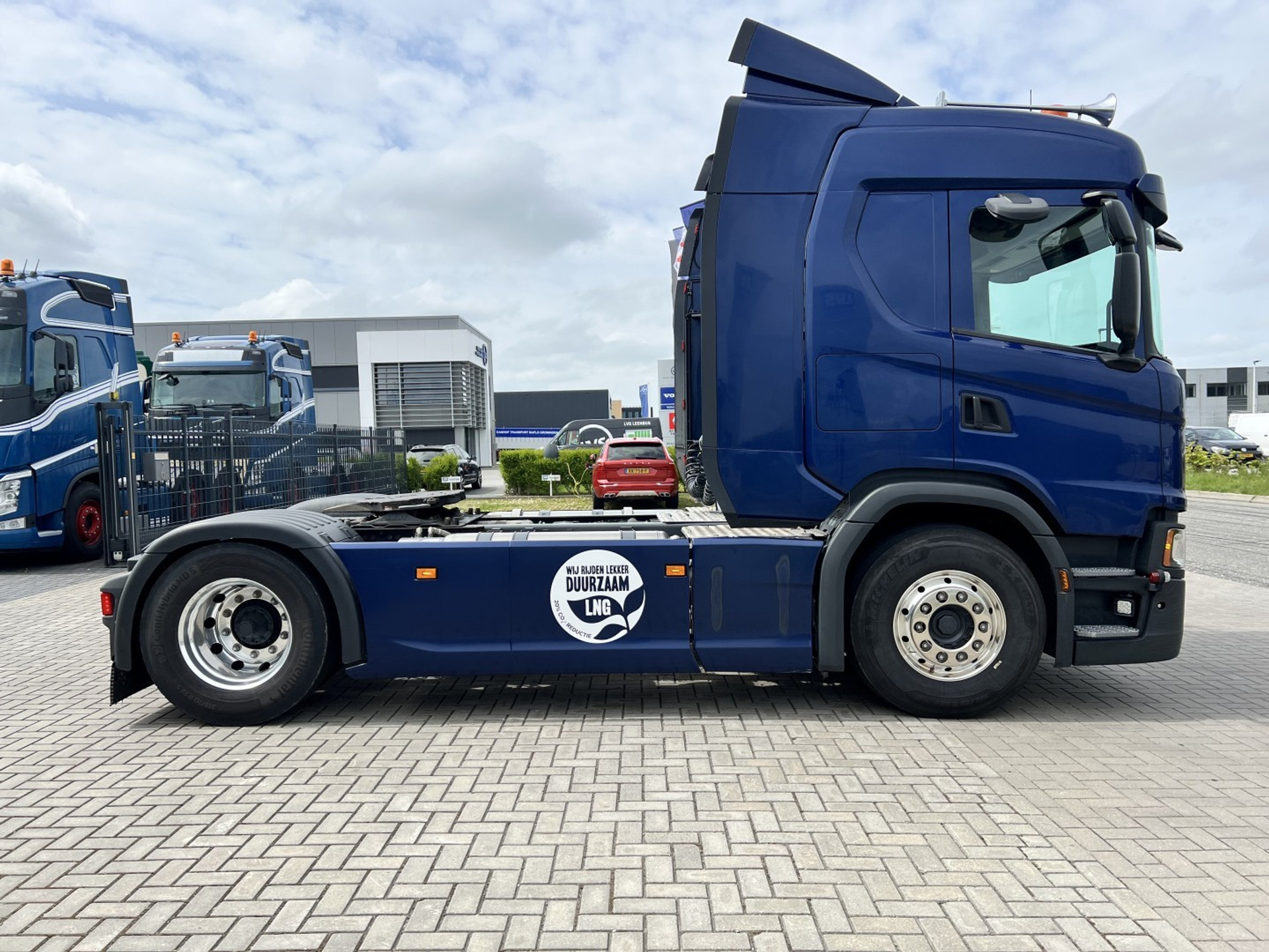 44751726-4.jpg