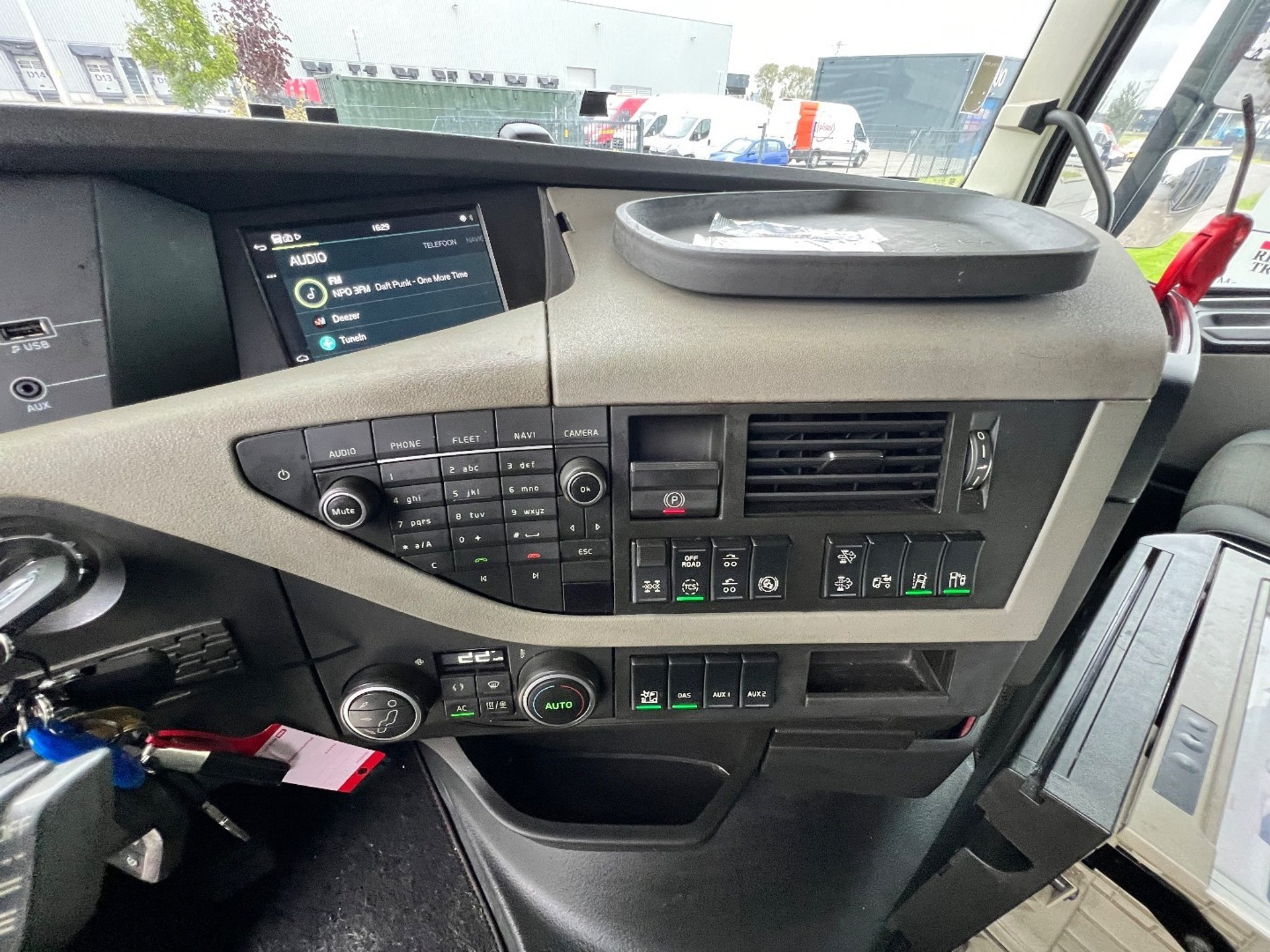 47711893-21.jpg
