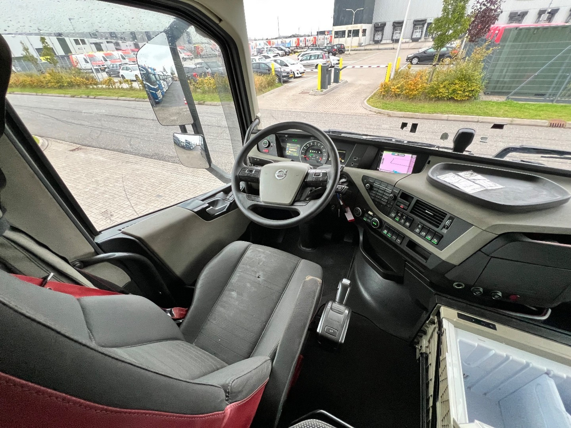 47711893-23.jpg