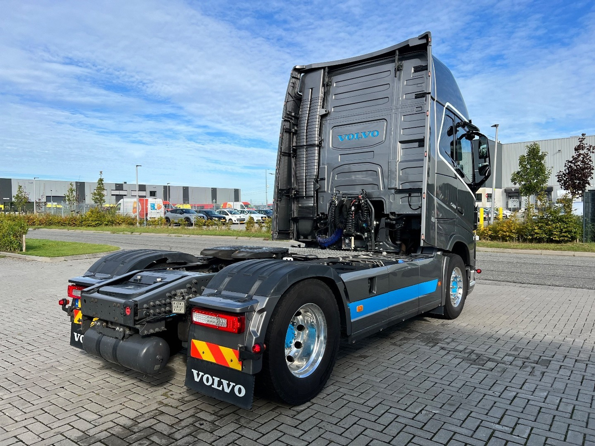 47514588-5.jpg