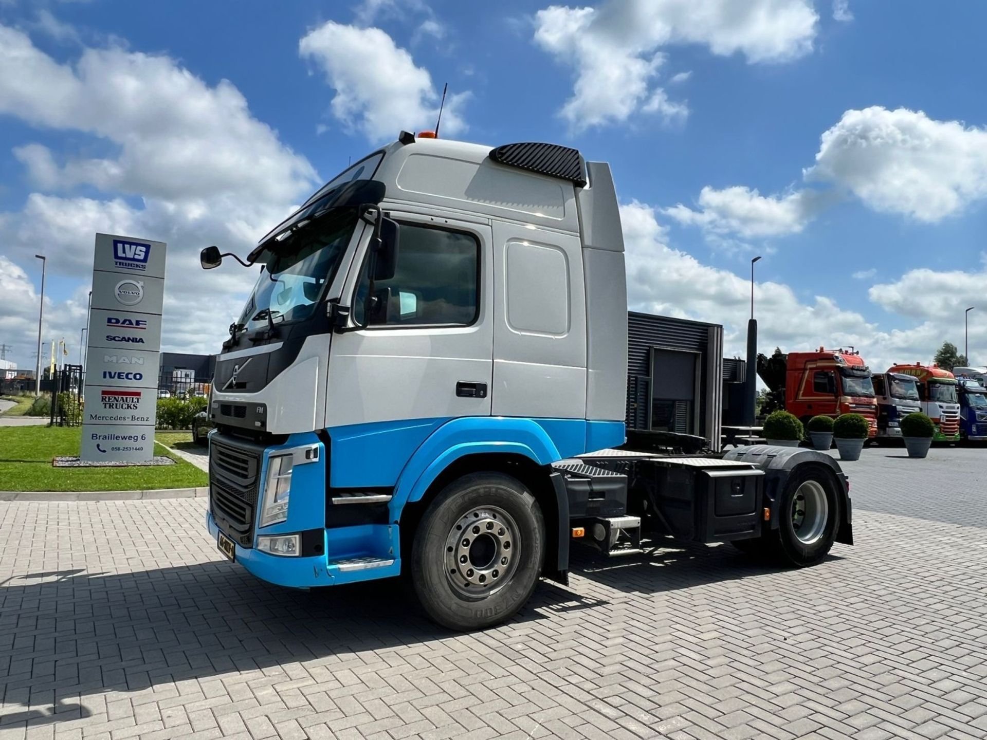 Volvo-FM-450-4x2-1.jpg