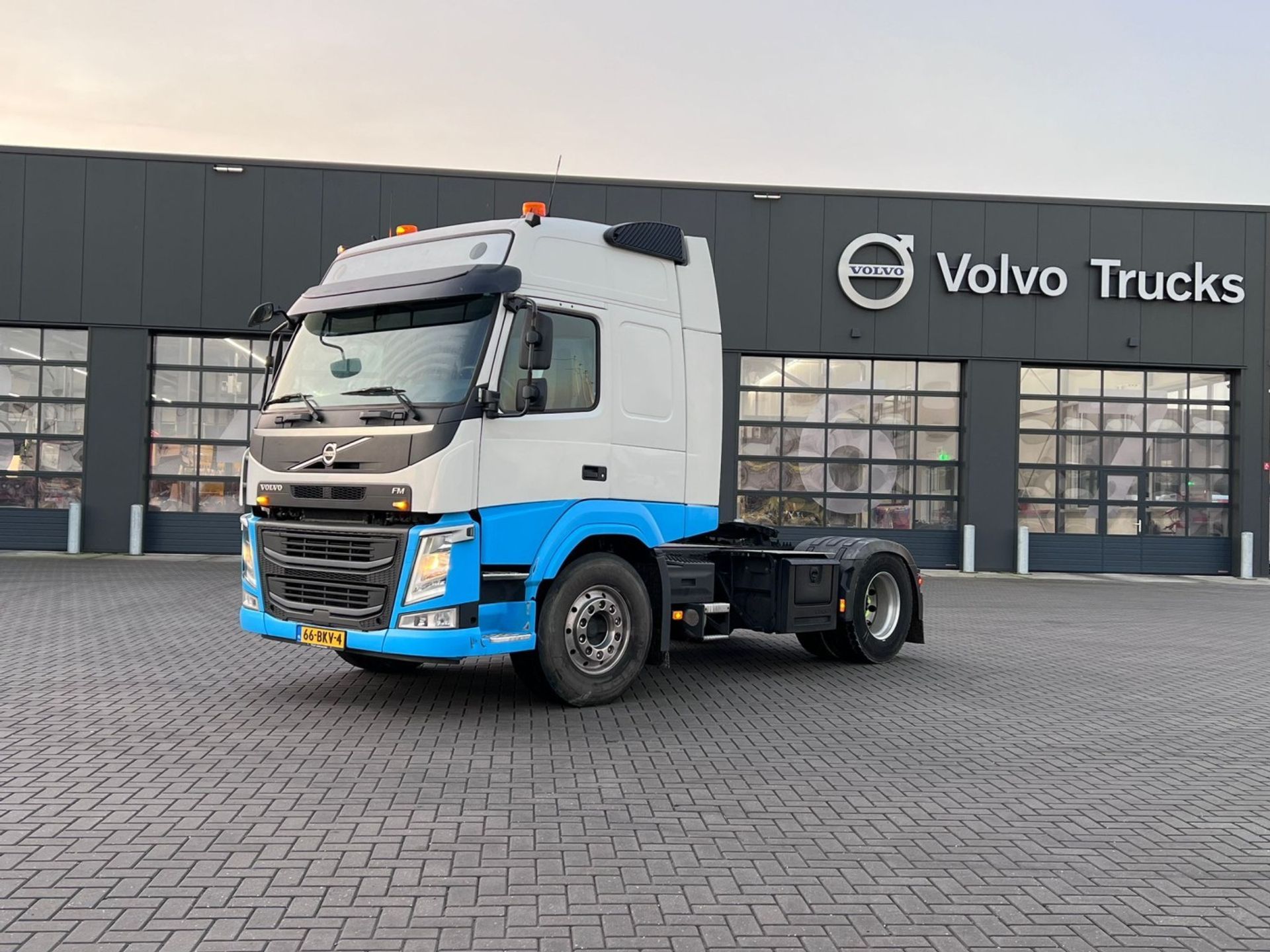 Volvo-FM-450-4x2-14.jpg