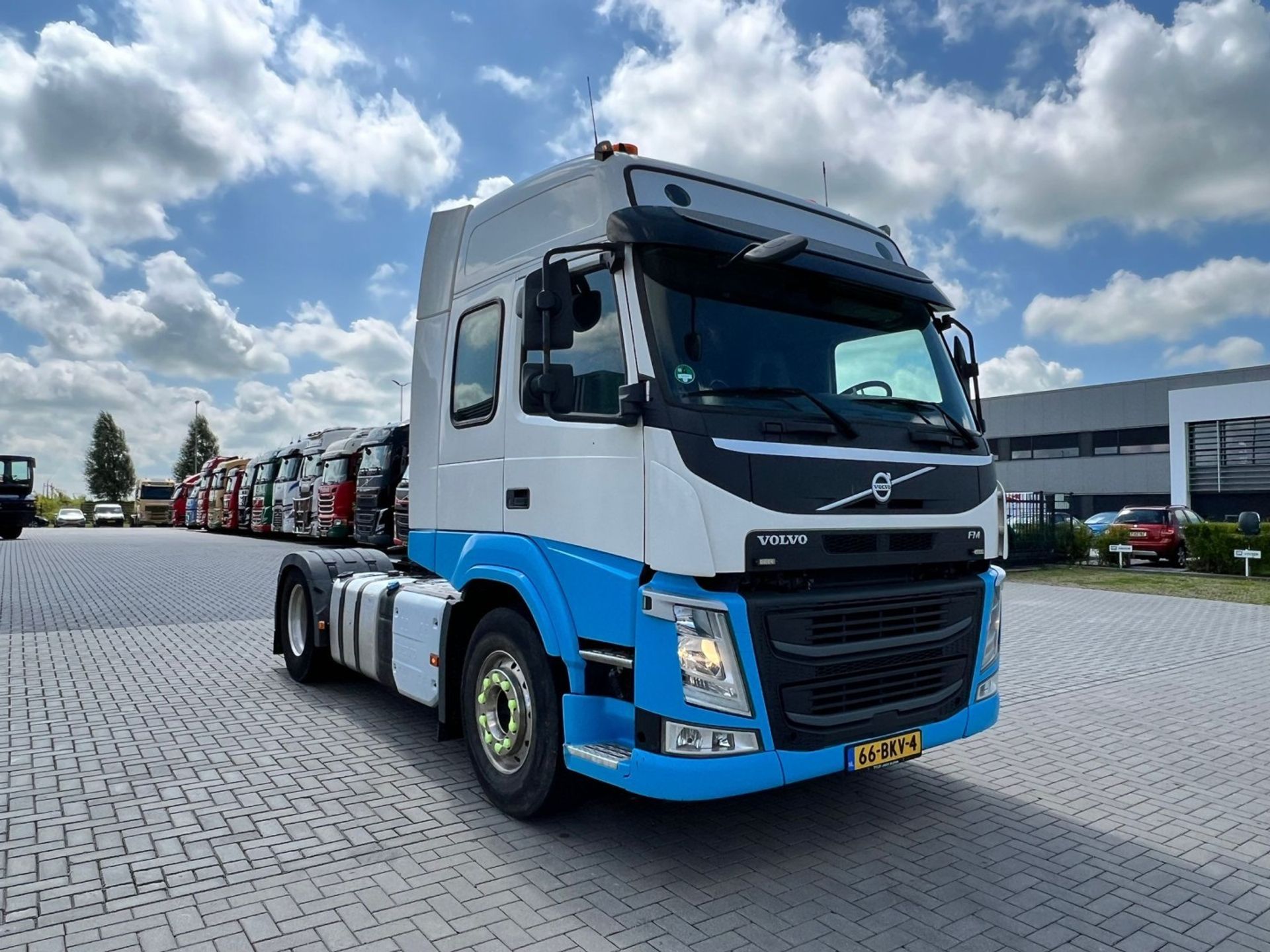 Volvo-FM-450-4x2-3.jpg