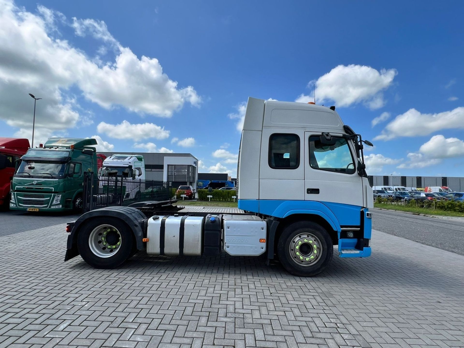 Volvo-FM-450-4x2-4.jpg