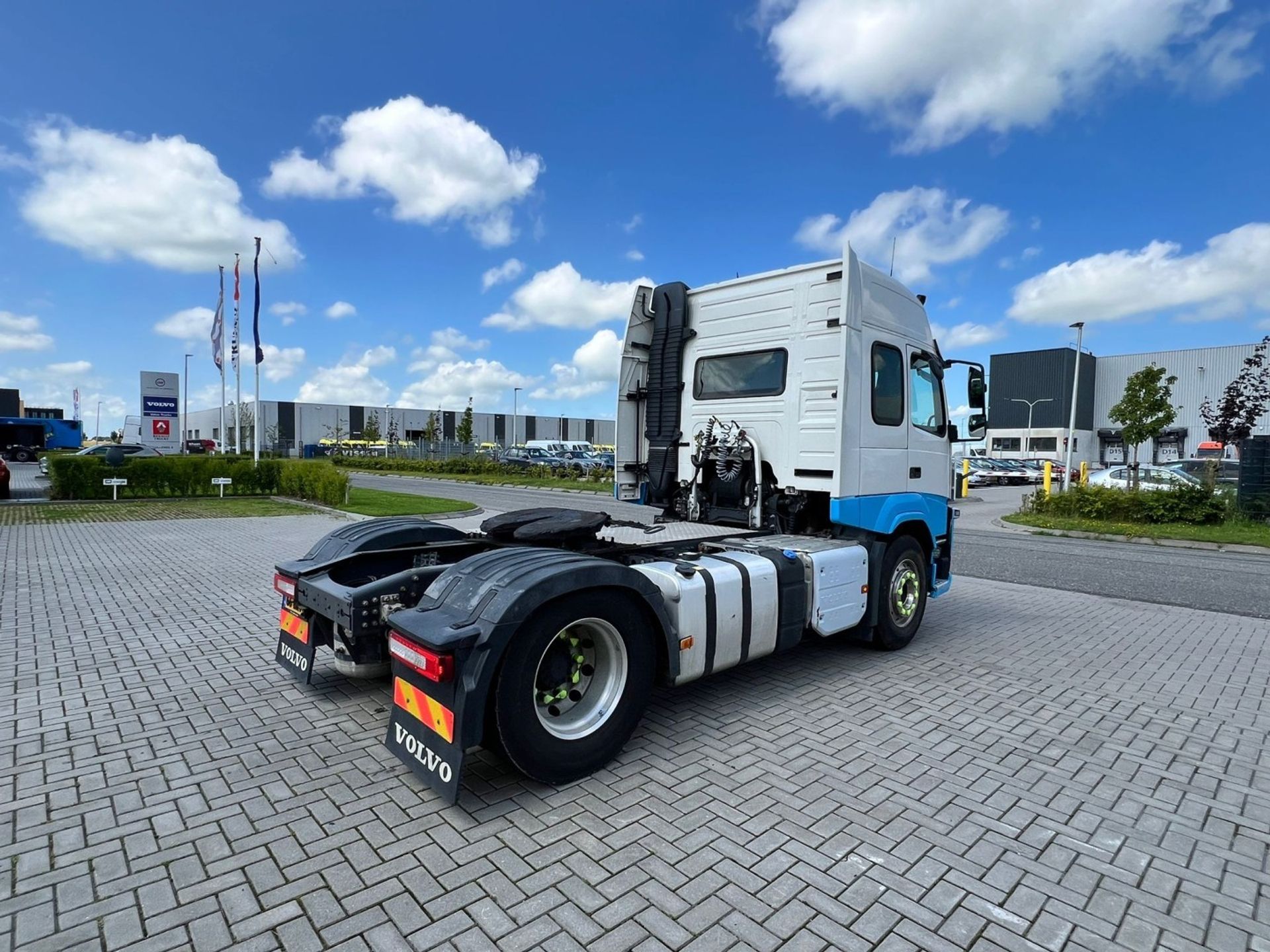 Volvo-FM-450-4x2-5.jpg