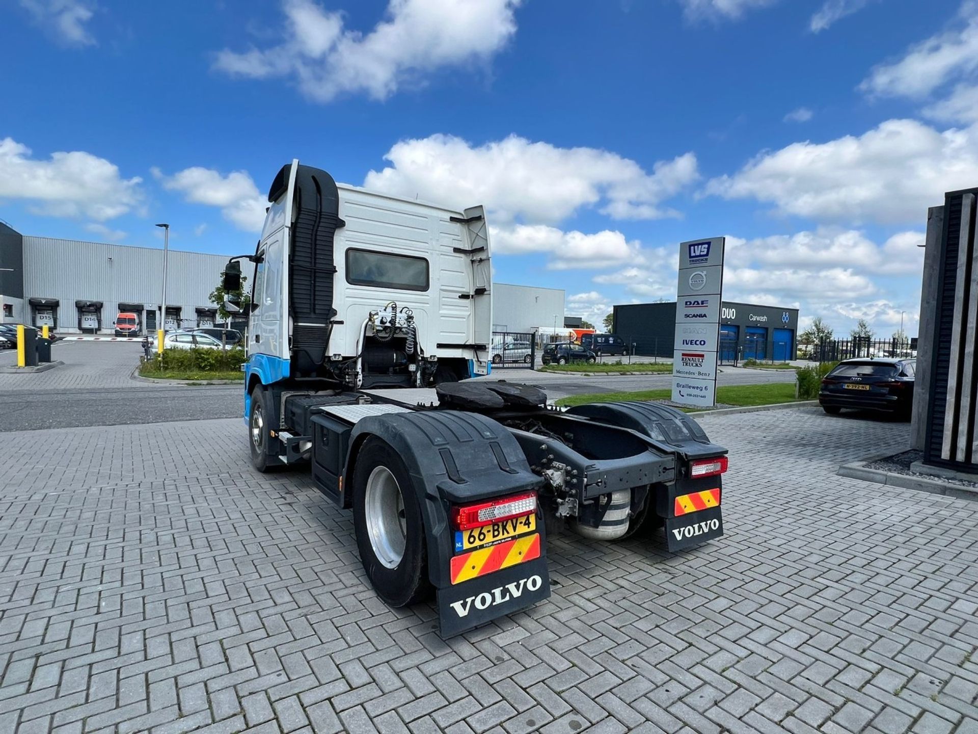 Volvo-FM-450-4x2-7.jpg