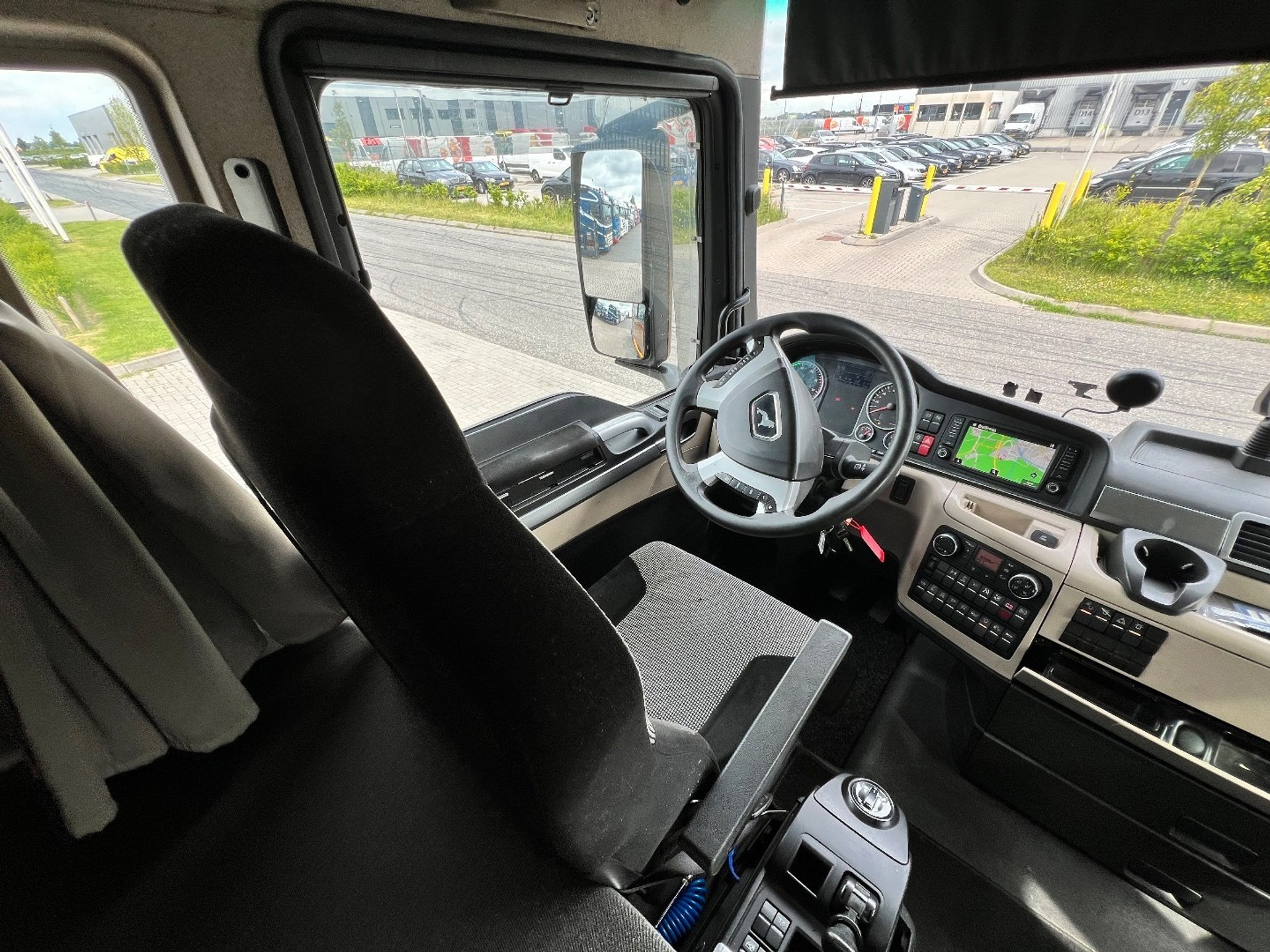 45494921-24.jpg