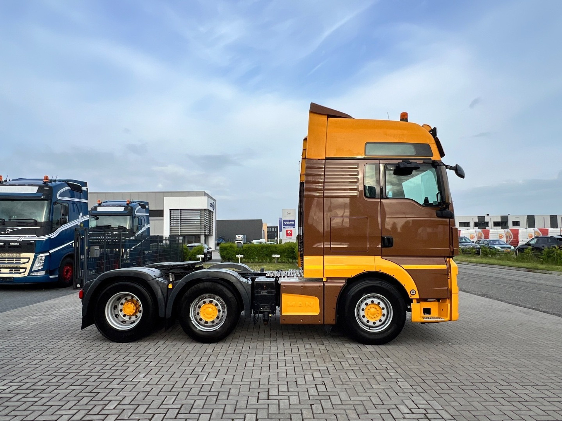 45494921-8.jpg