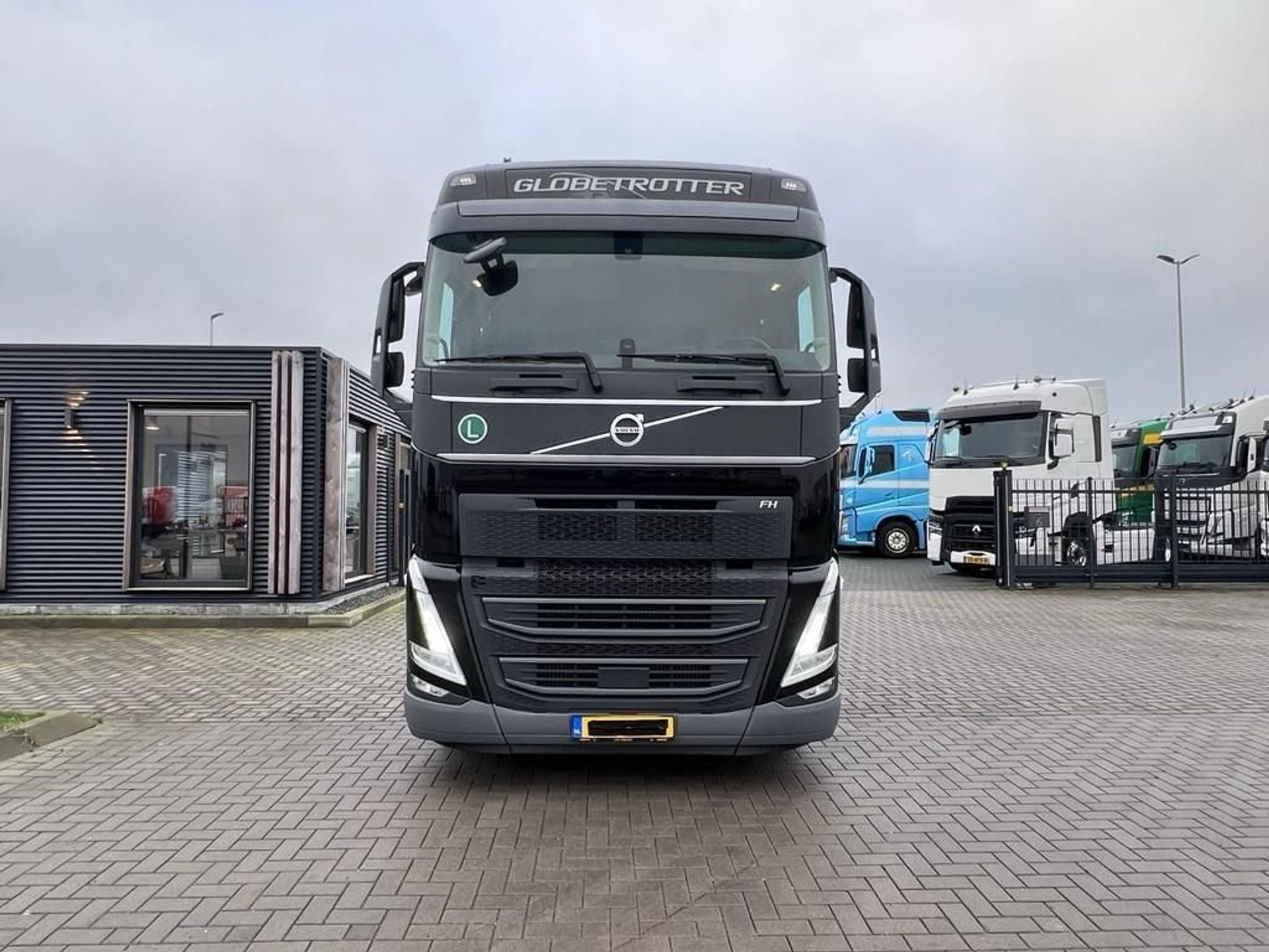 Volvo-FH-500-4x2-2.jpg