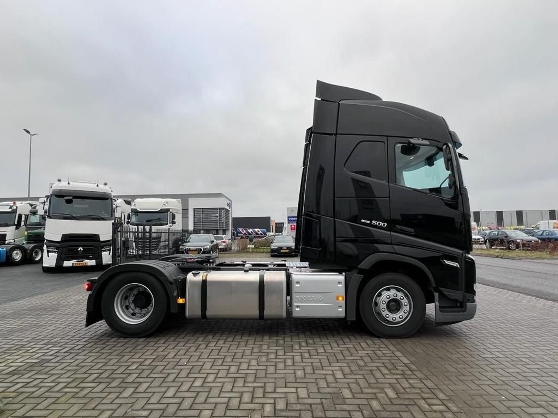 Volvo-FH-500-4x2-4.jpg