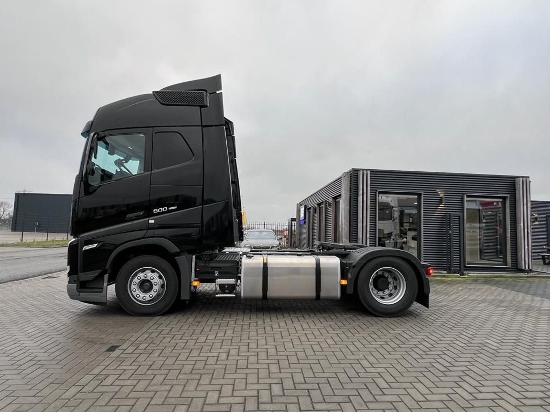 Volvo-FH-500-4x2-8.jpg