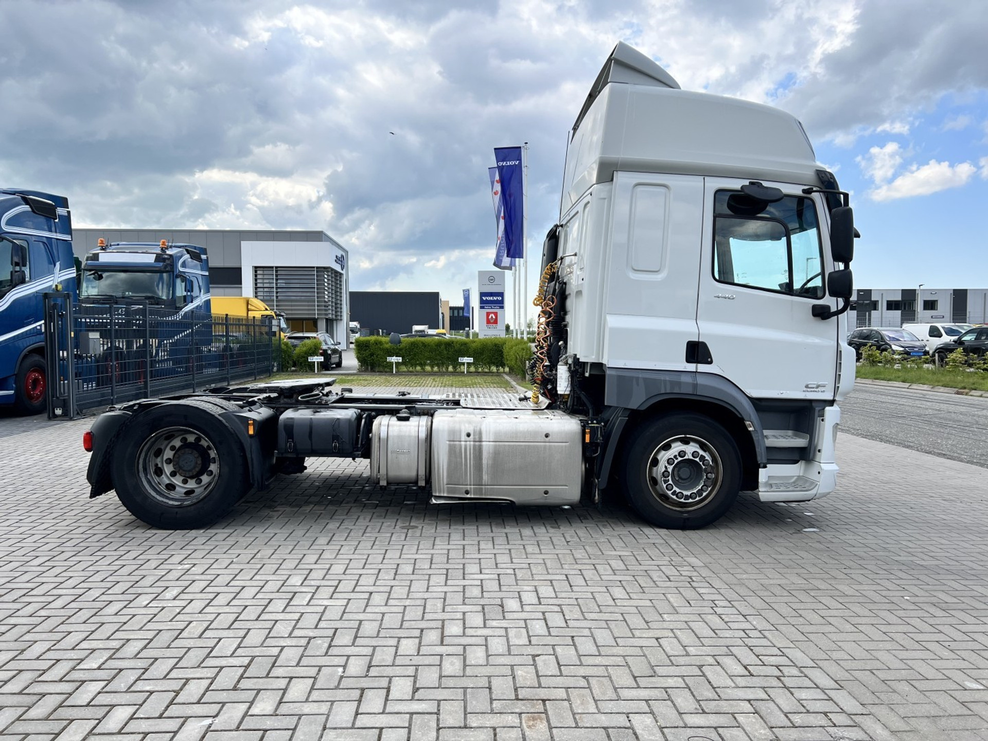 44853791-4.jpg