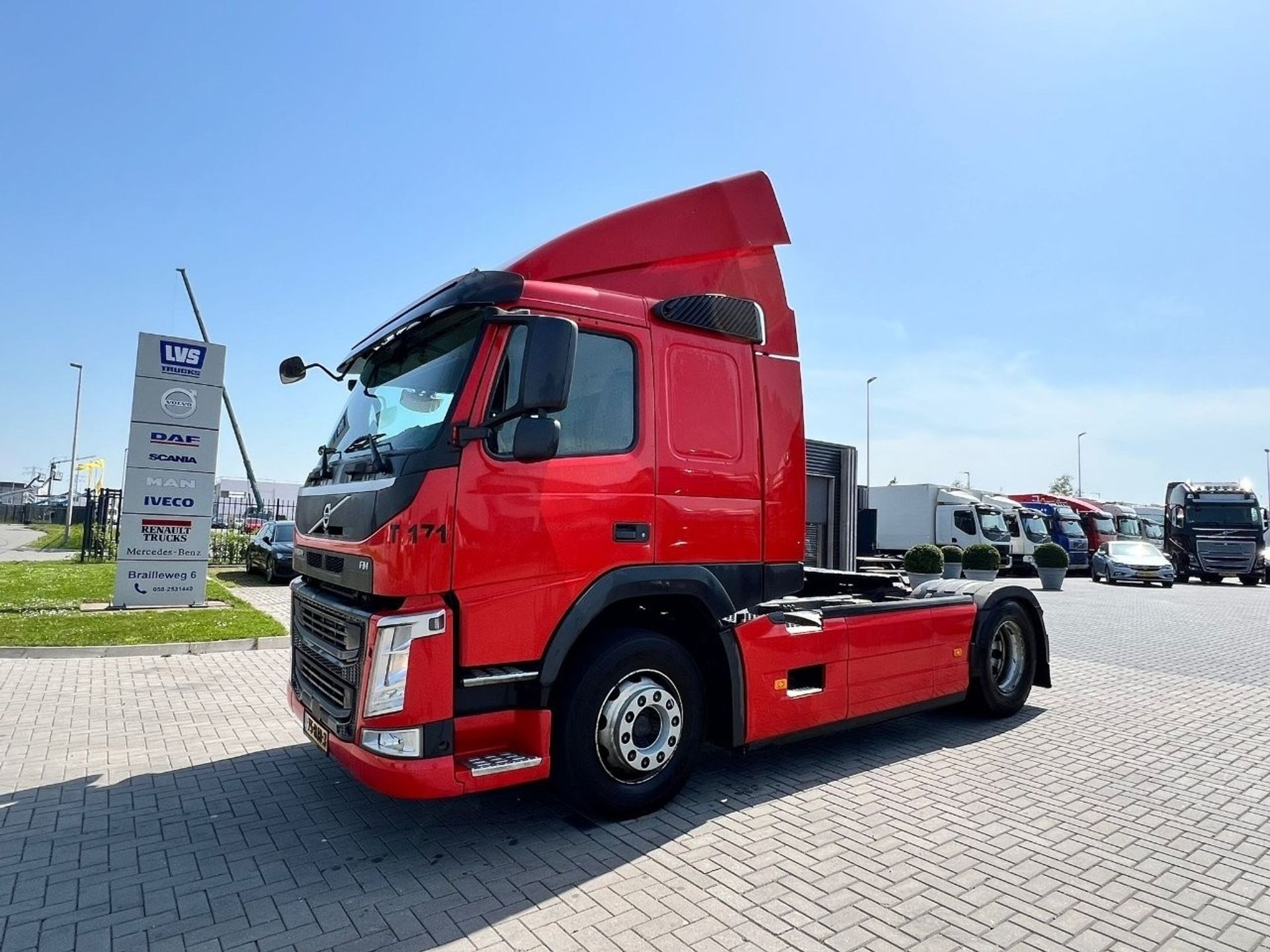 Volvo-FM-330-1.jpg