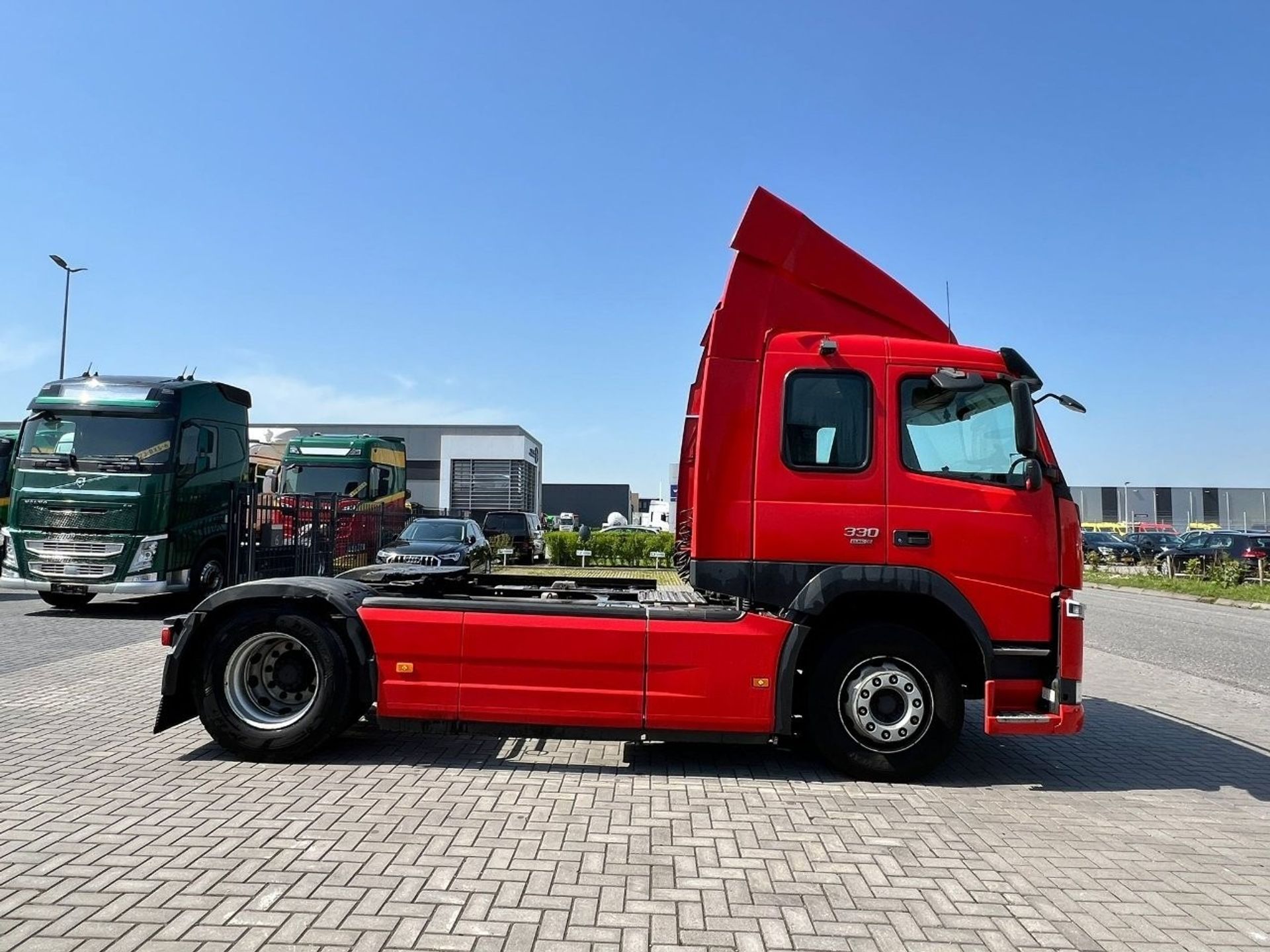 Volvo-FM-330-4.jpg