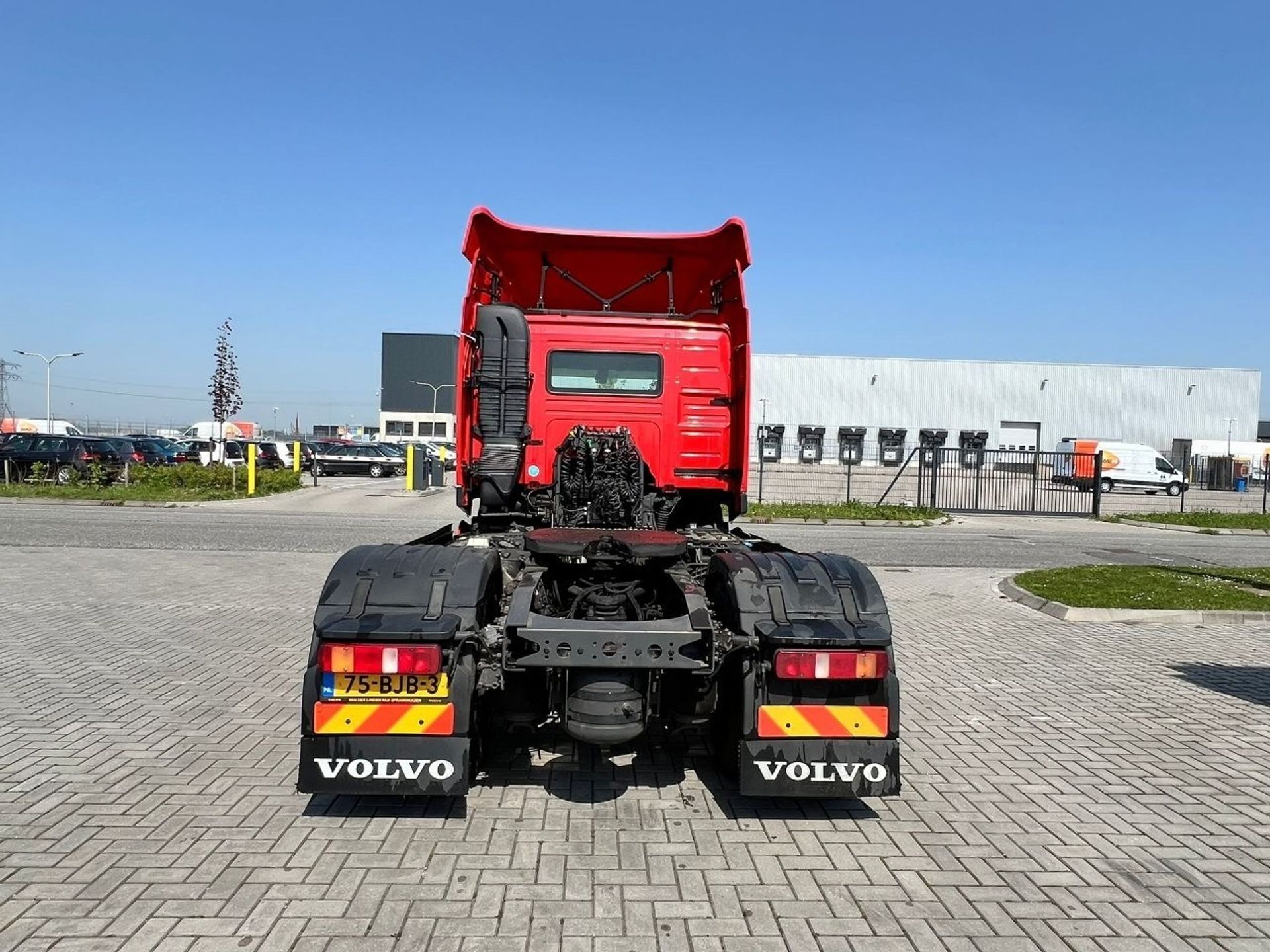 Volvo-FM-330-6.jpg