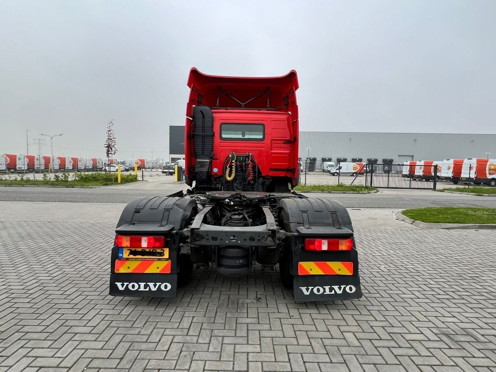 45205255-6.jpg