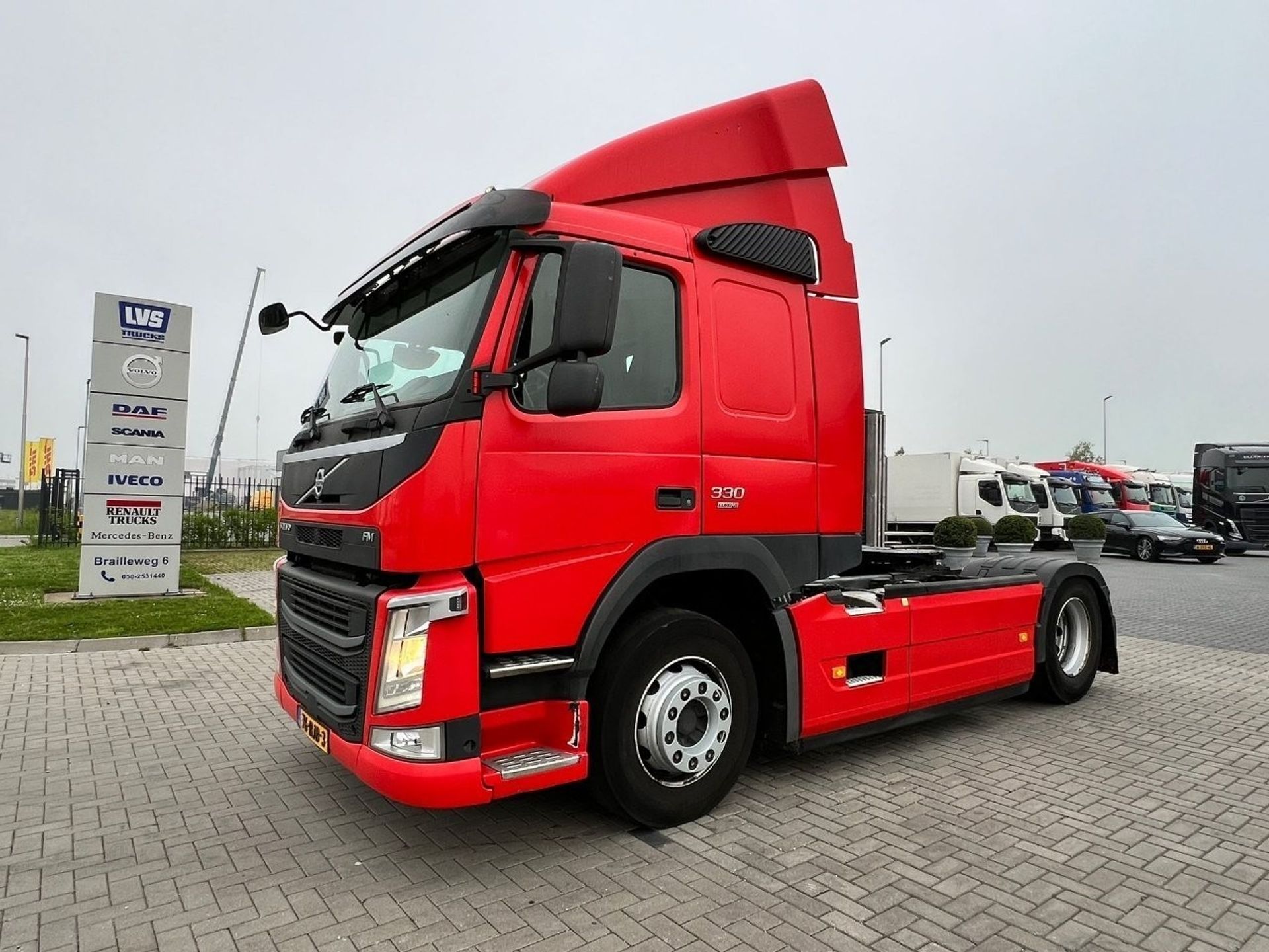 Volvo-FM-330-1.jpg