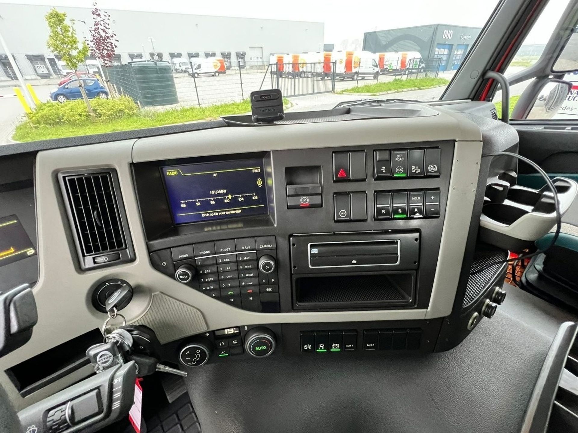 Volvo-FM-330-12.jpg