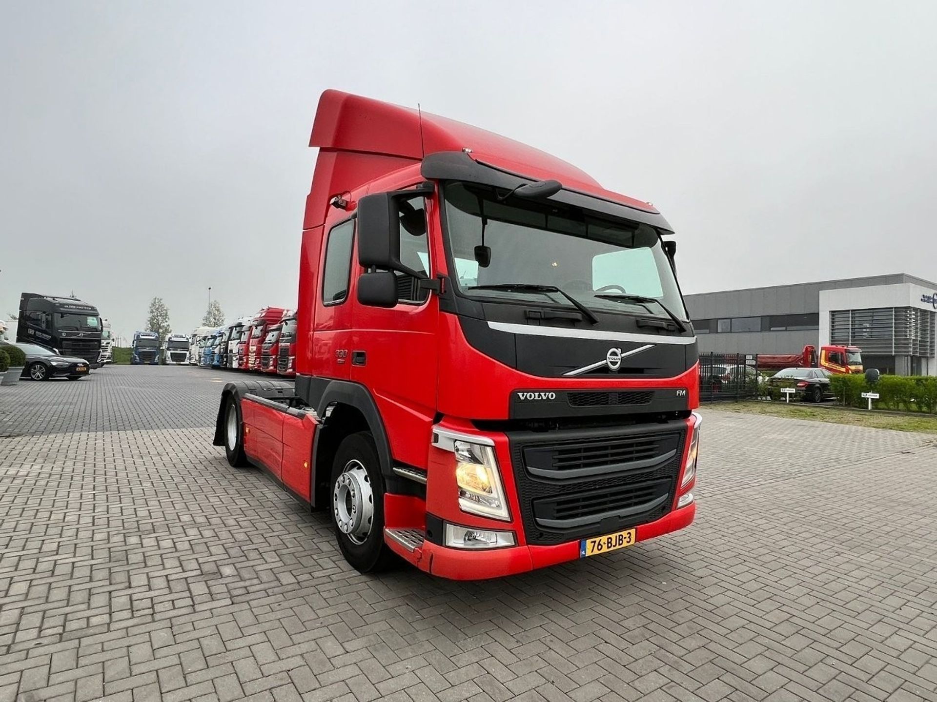 Volvo-FM-330-3.jpg