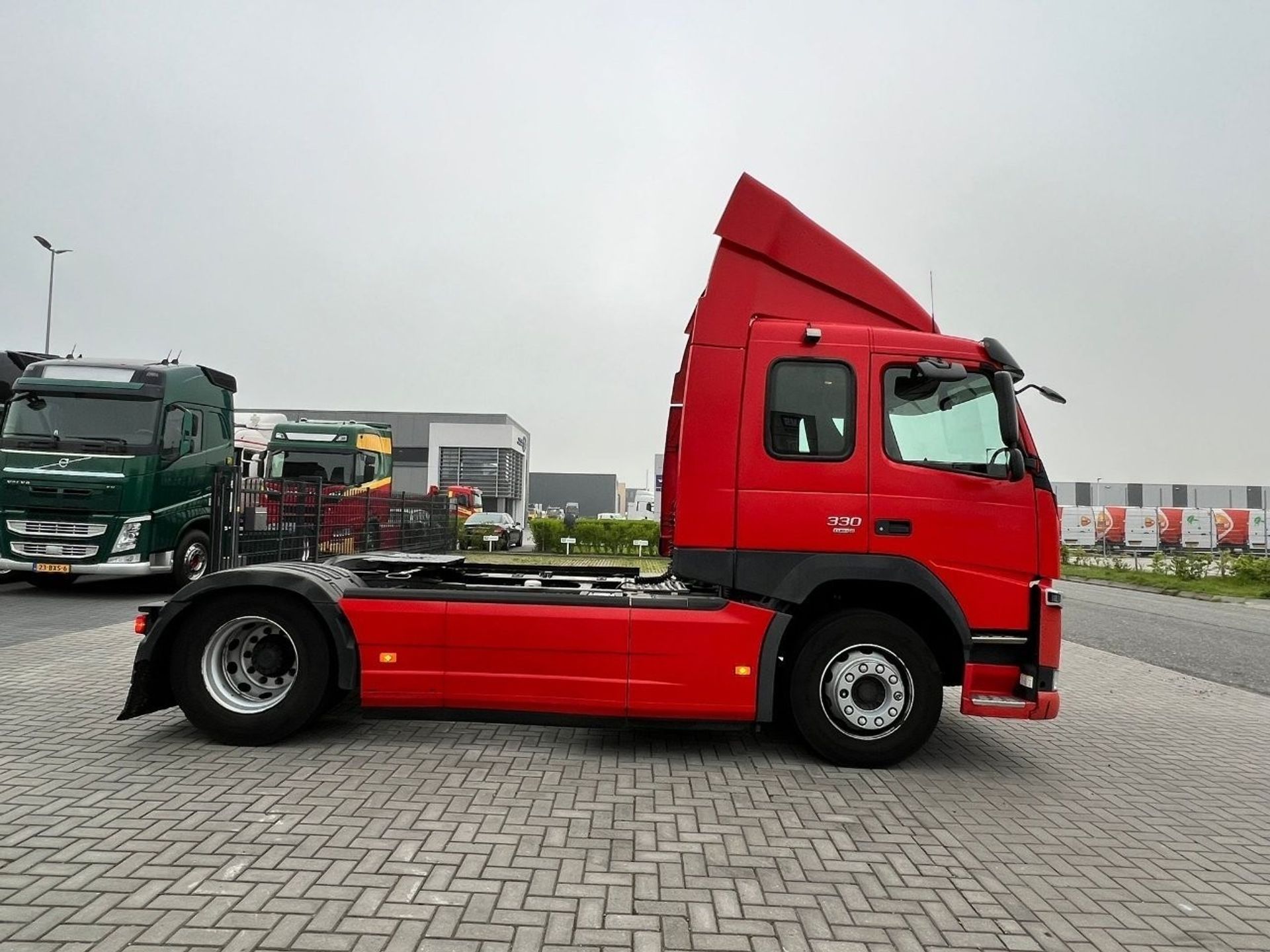 Volvo-FM-330-4.jpg