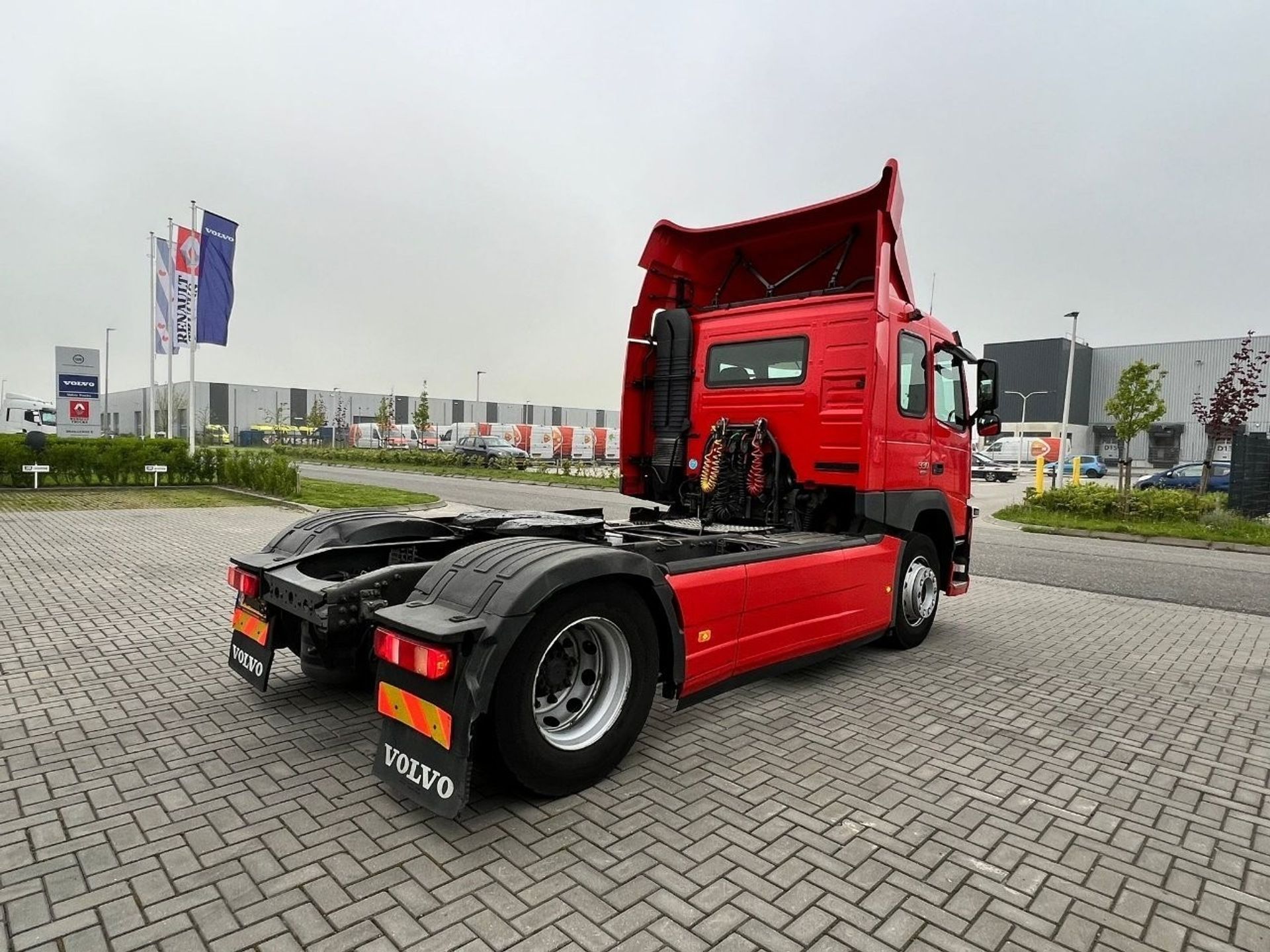 Volvo-FM-330-5.jpg