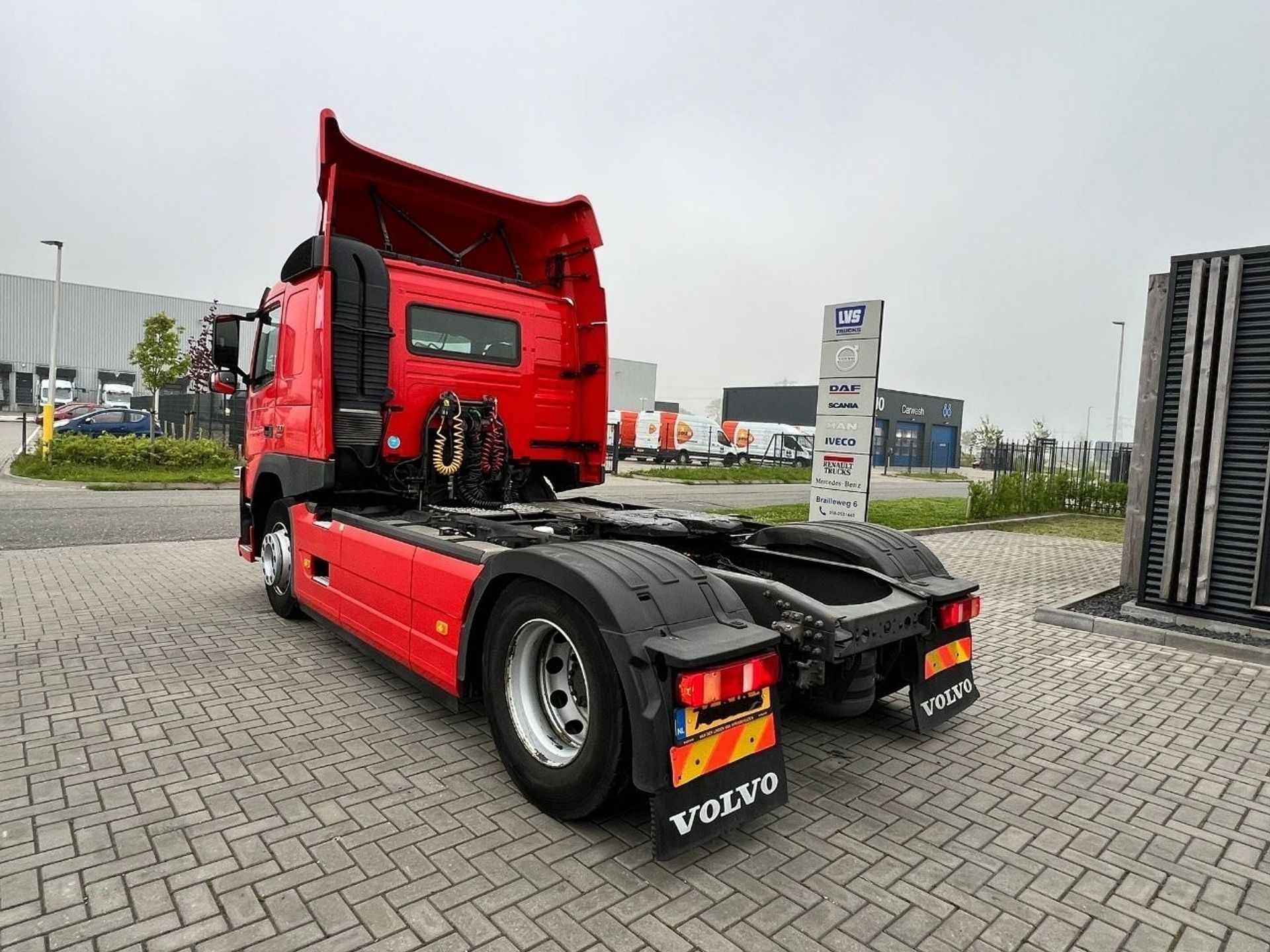 Volvo-FM-330-7.jpg