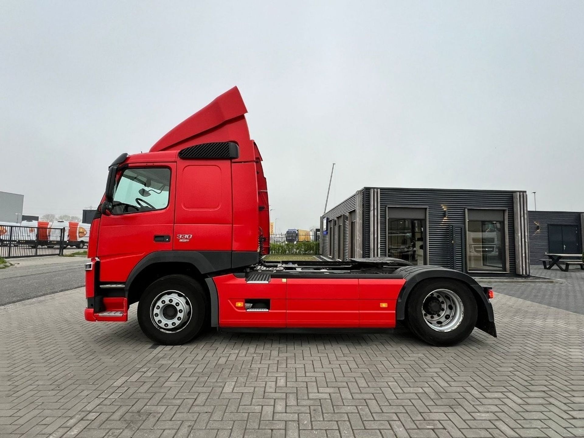 Volvo-FM-330-8.jpg