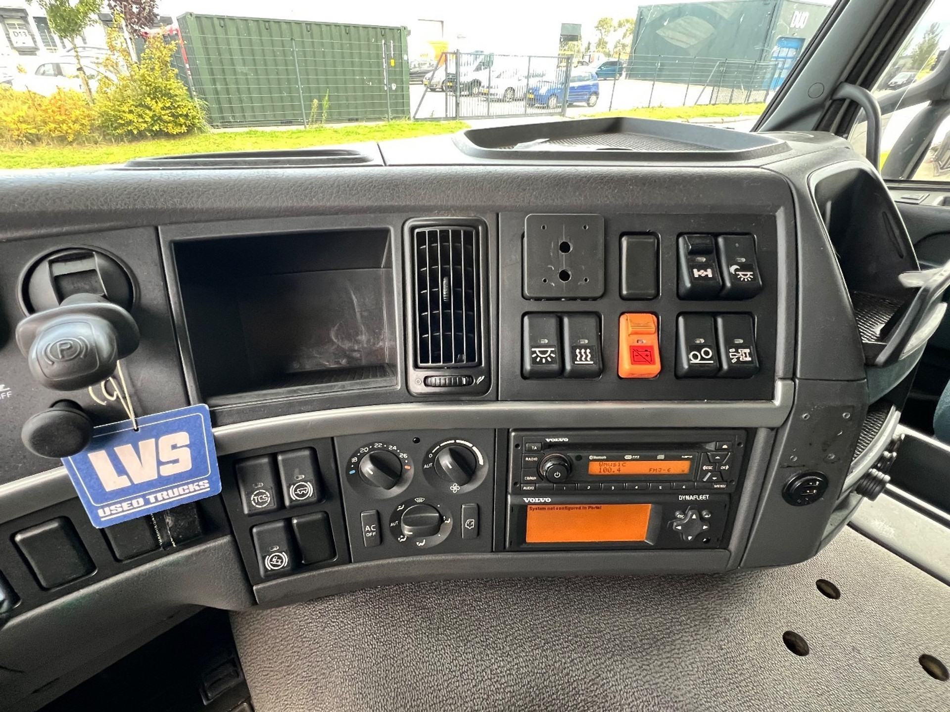 47700679-11.jpg