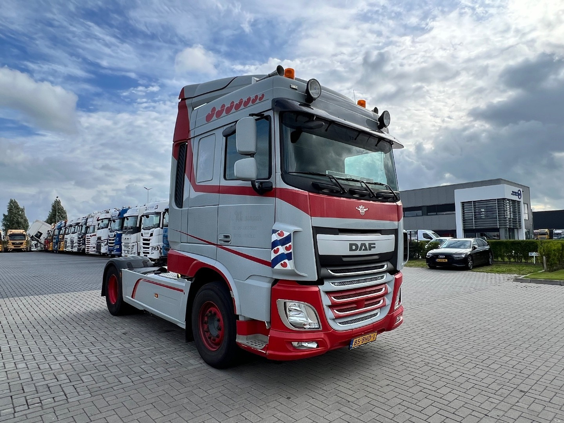 46721140-3.jpg