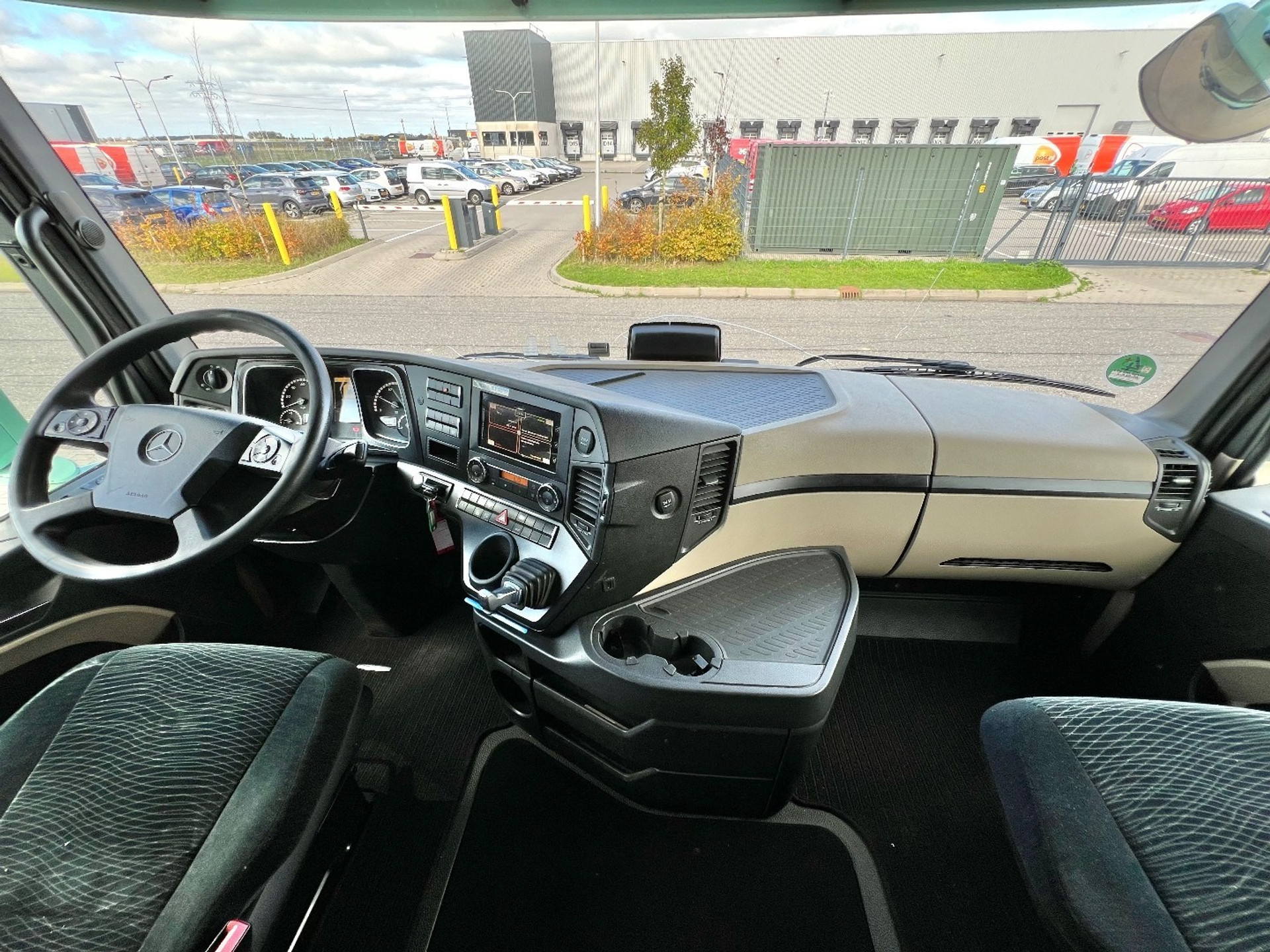 48347033-29.jpg