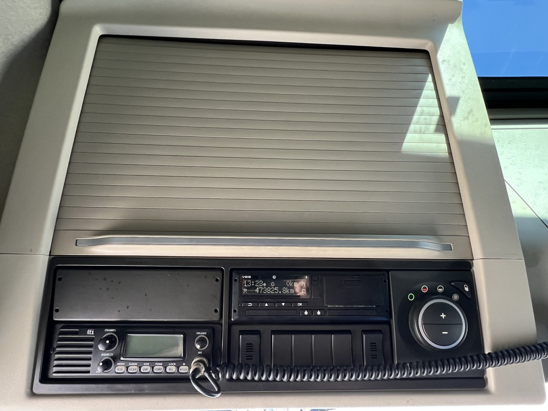 45107433-20.jpg
