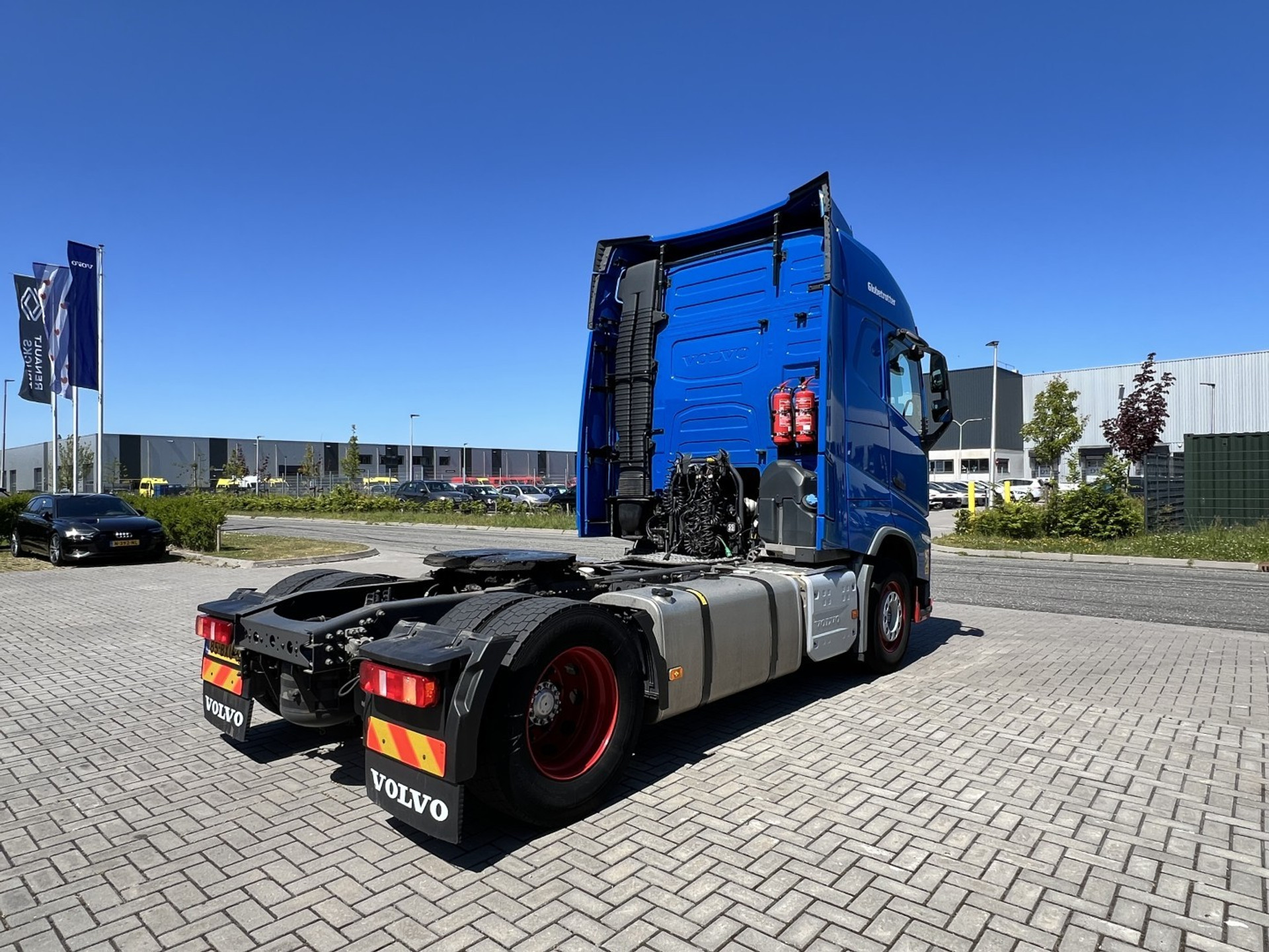 45107433-4.jpg