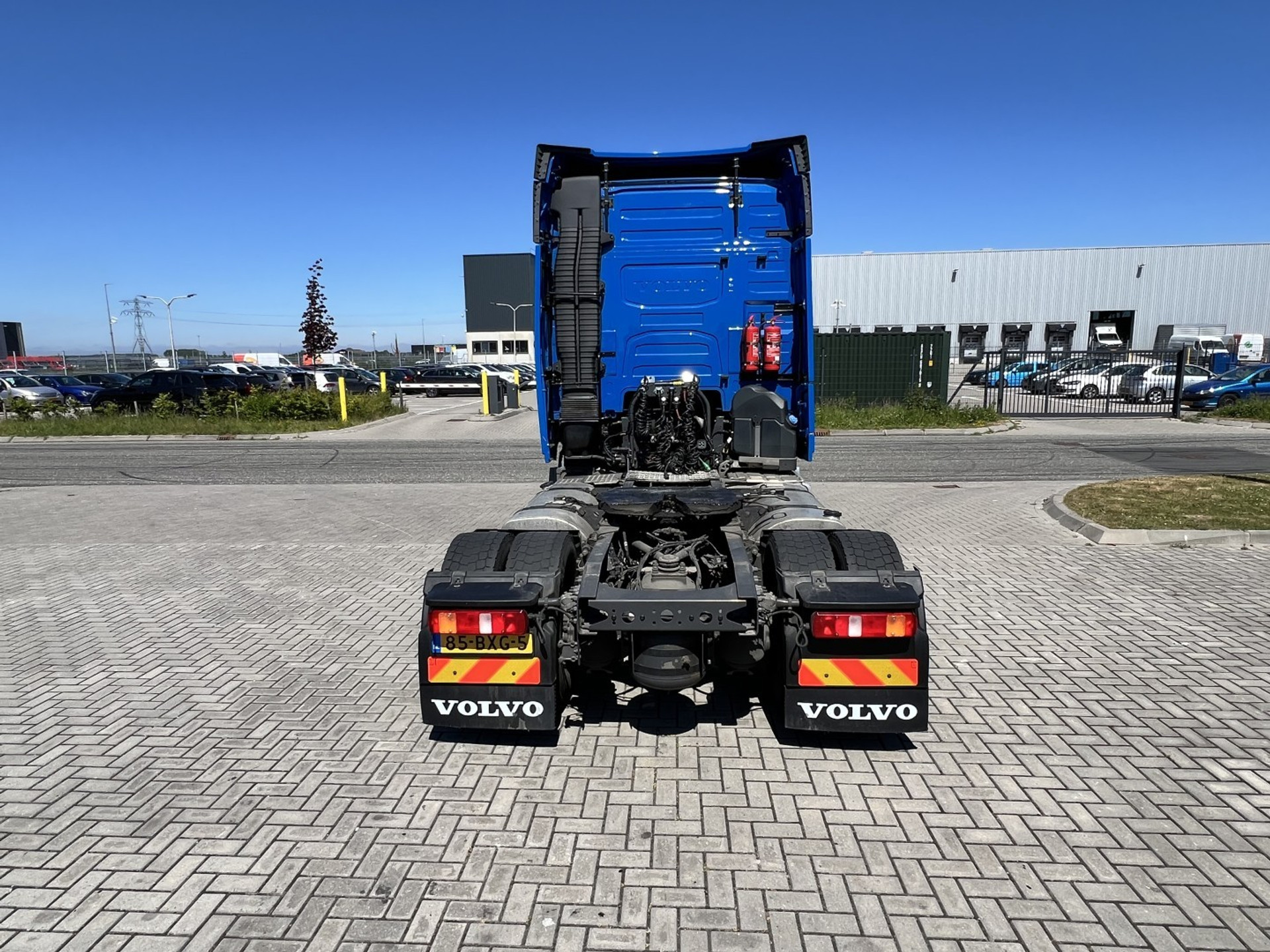 45107433-5.jpg