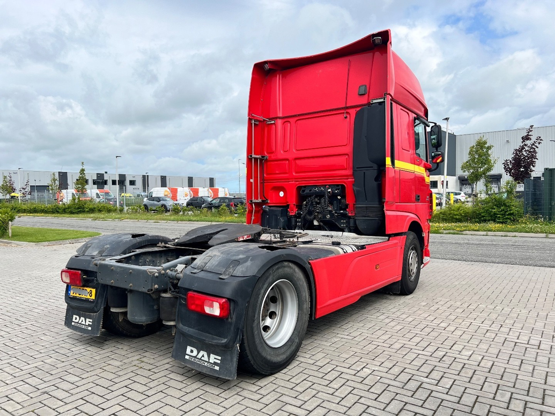 45729839-5.jpg