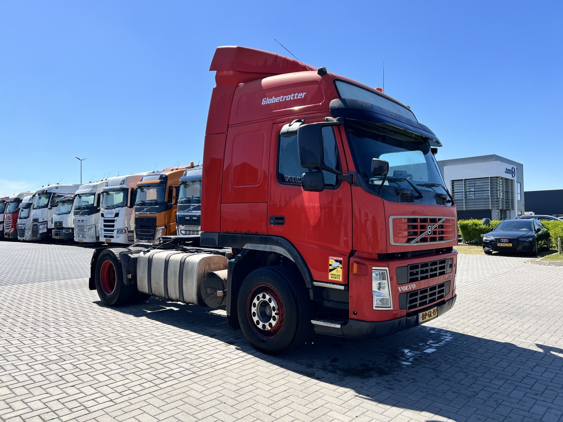 45108410-3.jpg