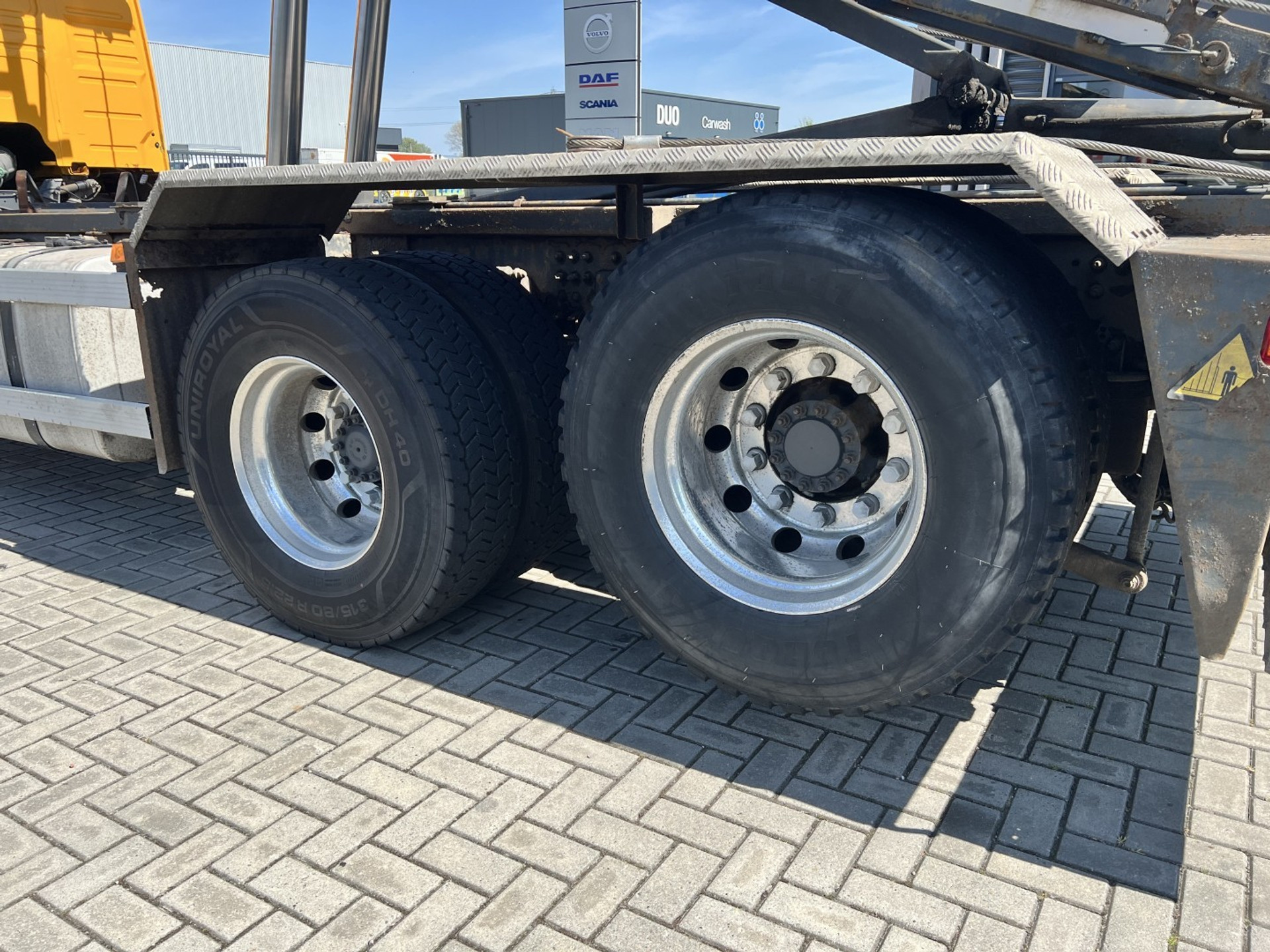 44514511-14.jpg