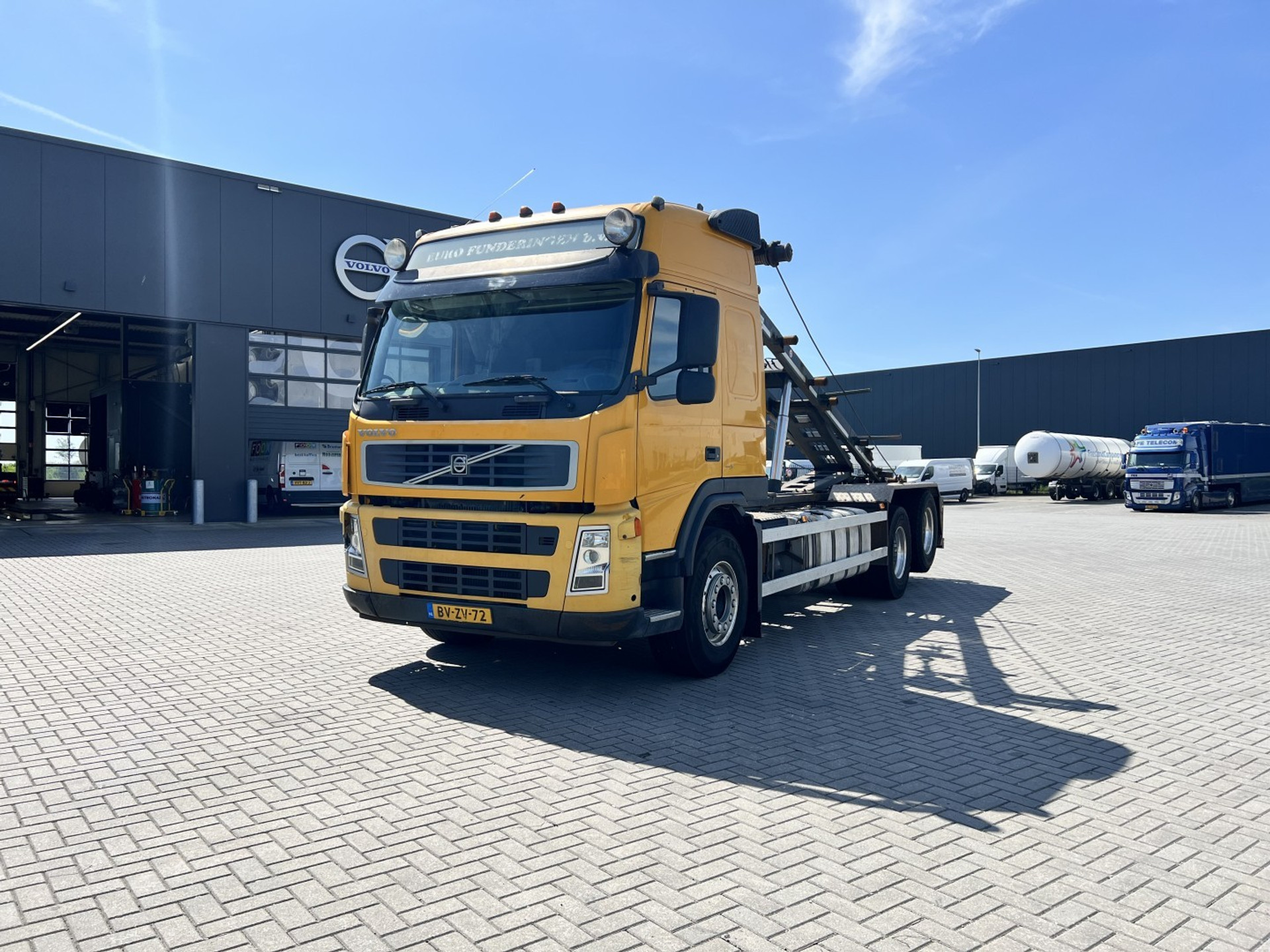 44514511-16.jpg